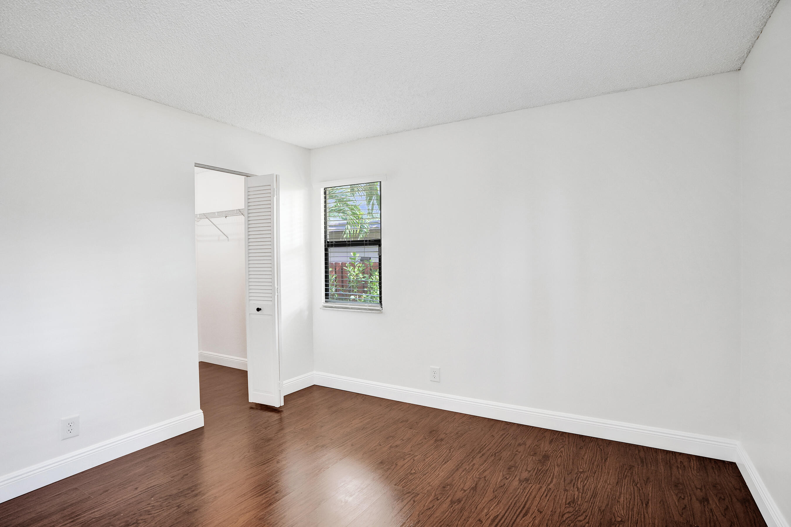 ROYAL PALM LAKE ESTATES - Residential