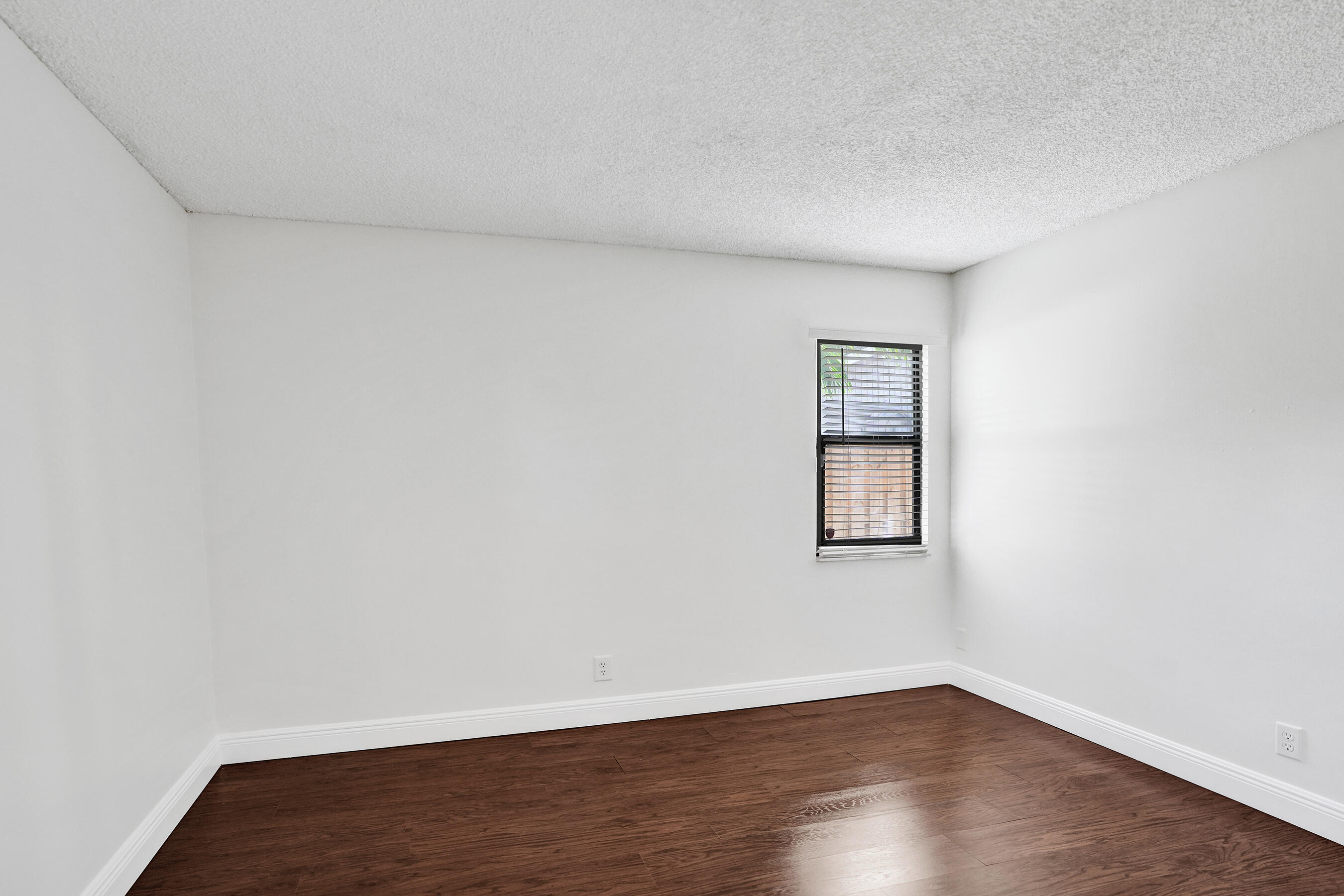 ROYAL PALM LAKE ESTATES - Residential