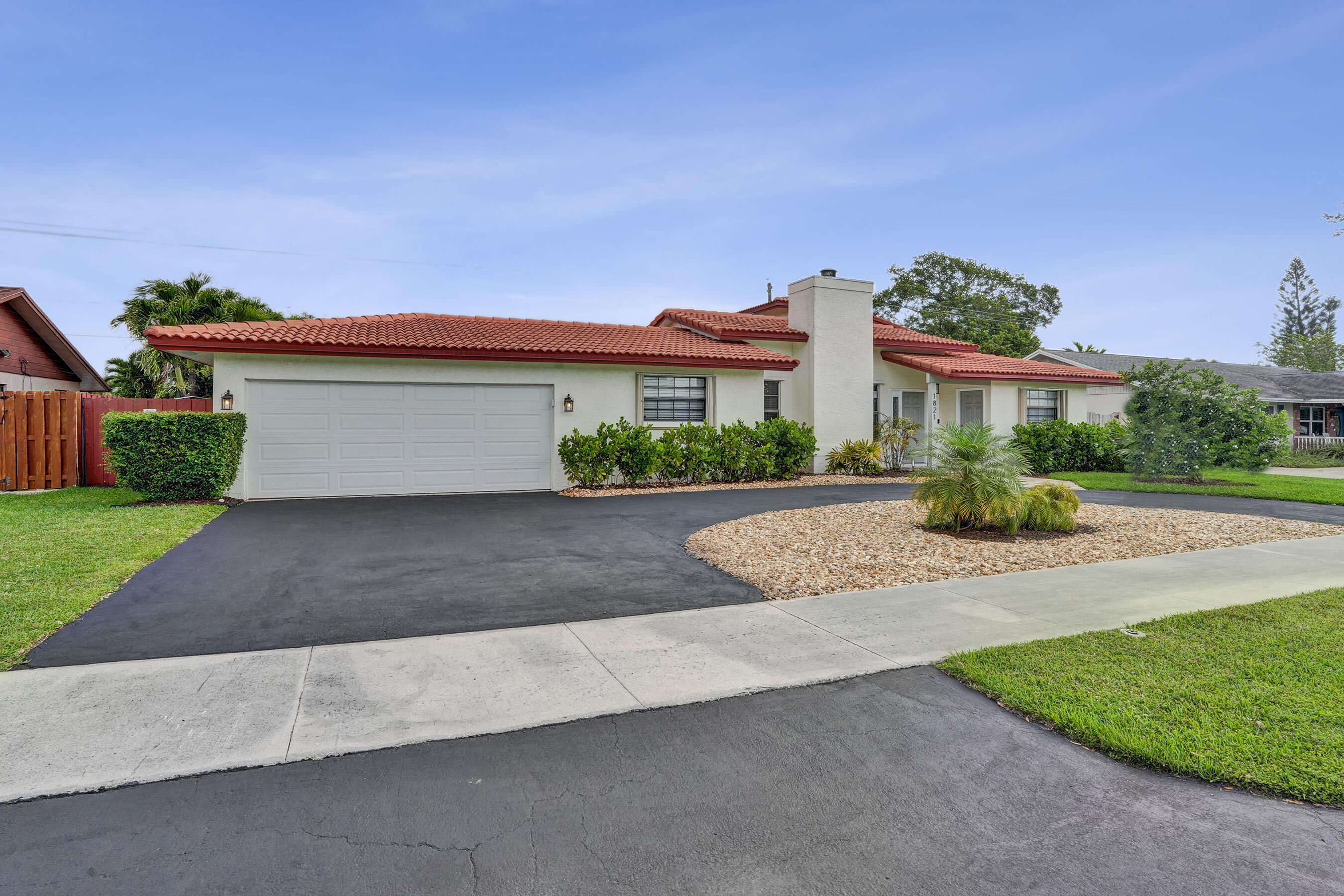 ROYAL PALM LAKE ESTATES - Residential