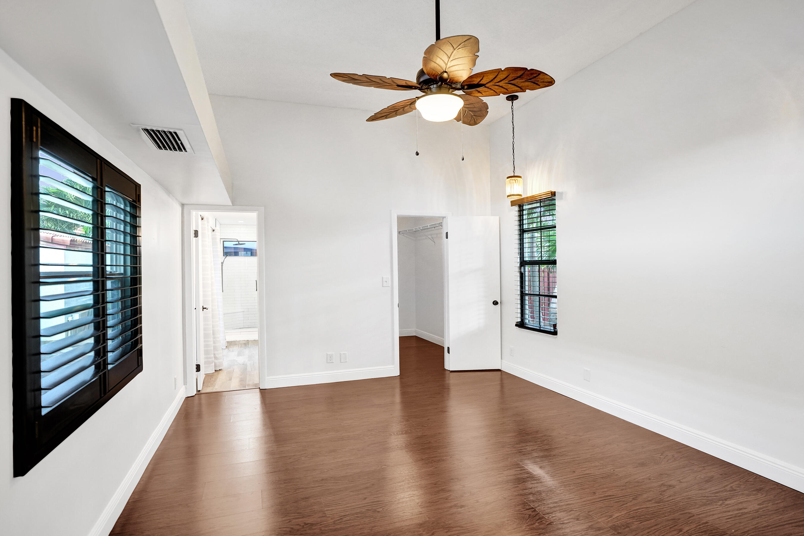 ROYAL PALM LAKE ESTATES - Residential