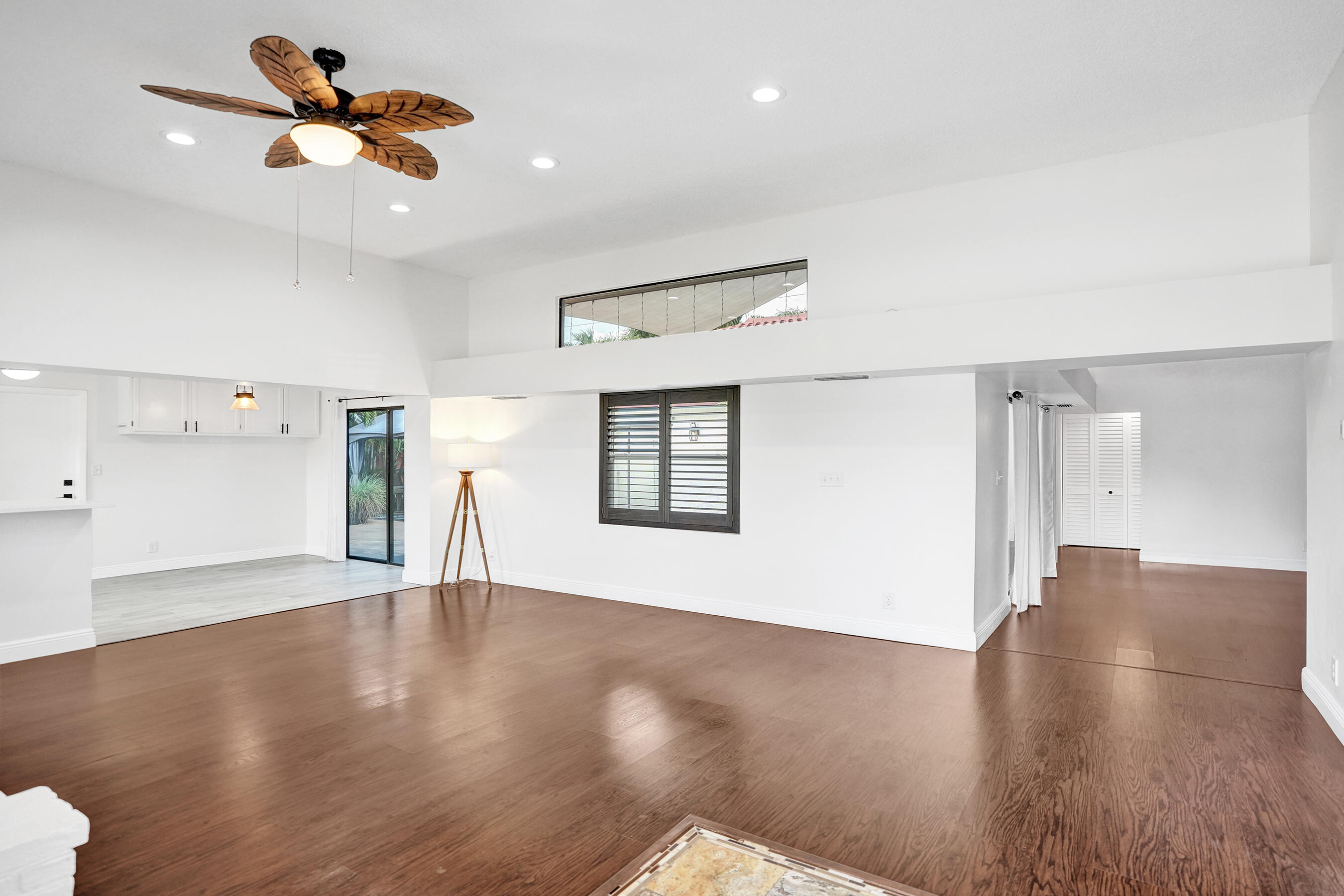 ROYAL PALM LAKE ESTATES - Residential