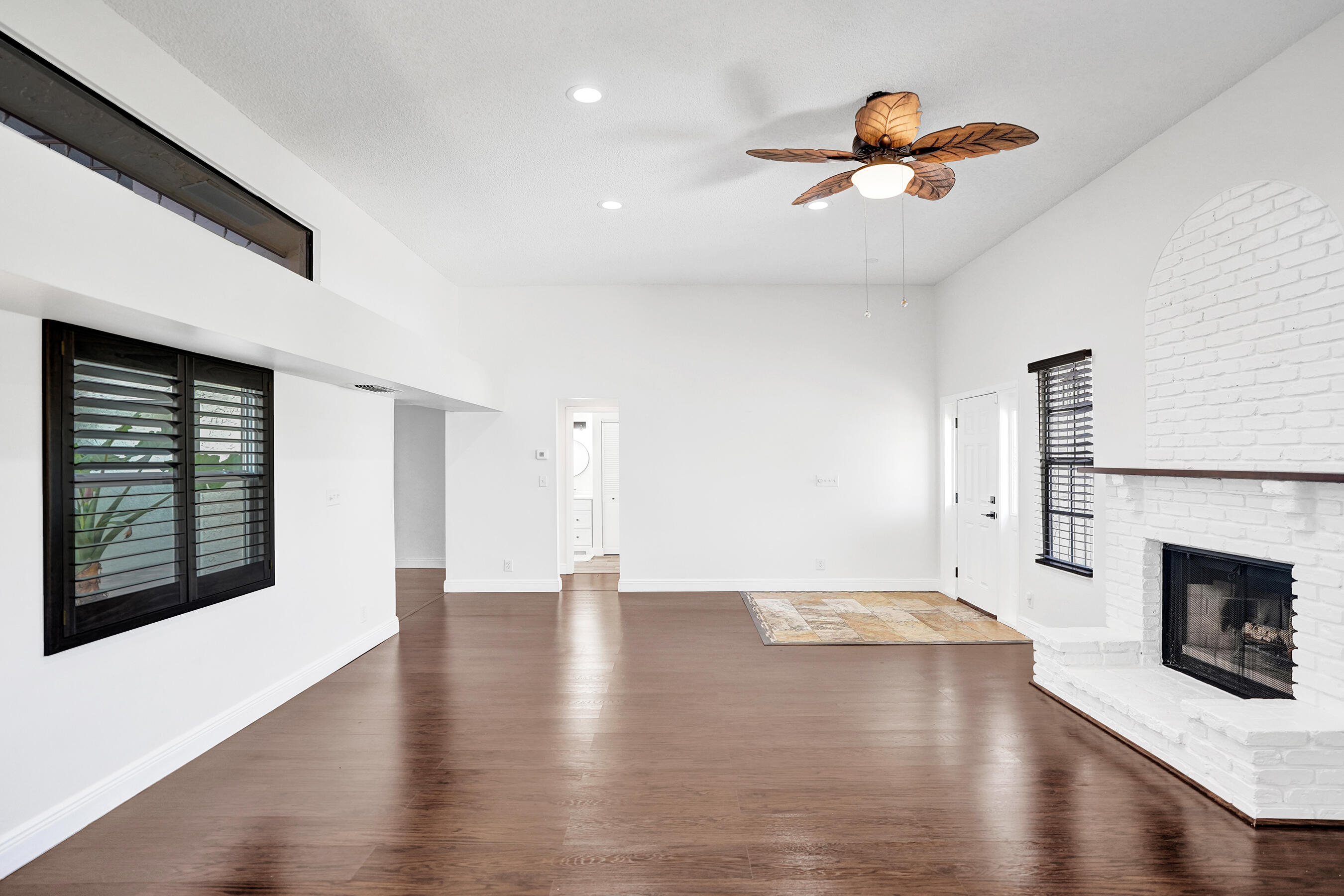 ROYAL PALM LAKE ESTATES - Residential