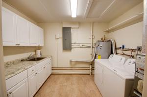 NORTH PALM BEACH VILLAGE OF 4 - Residential Lease