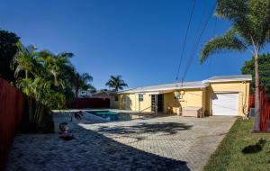 NORTH PALM BEACH VILLAGE OF 4 - Residential Lease