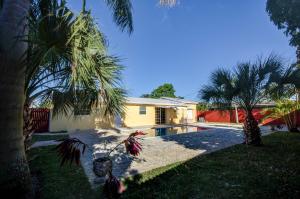 NORTH PALM BEACH VILLAGE OF 4 - Residential Lease