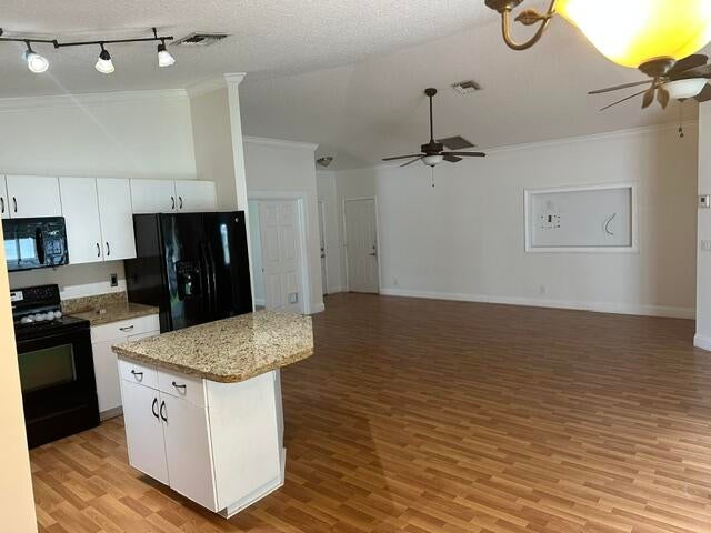 Photo of 1042 NW 6th Avenue, Boynton Beach, FL 33426 (MLS # B26037502)