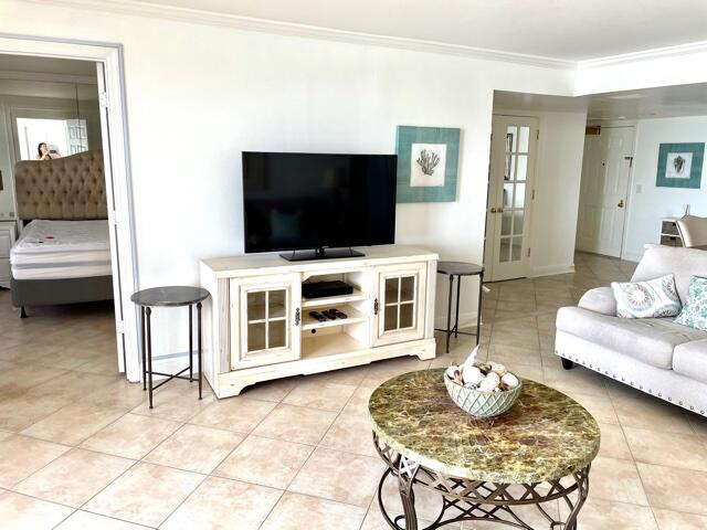 PALM BEACH HOUSE CONDO - Residential Lease
