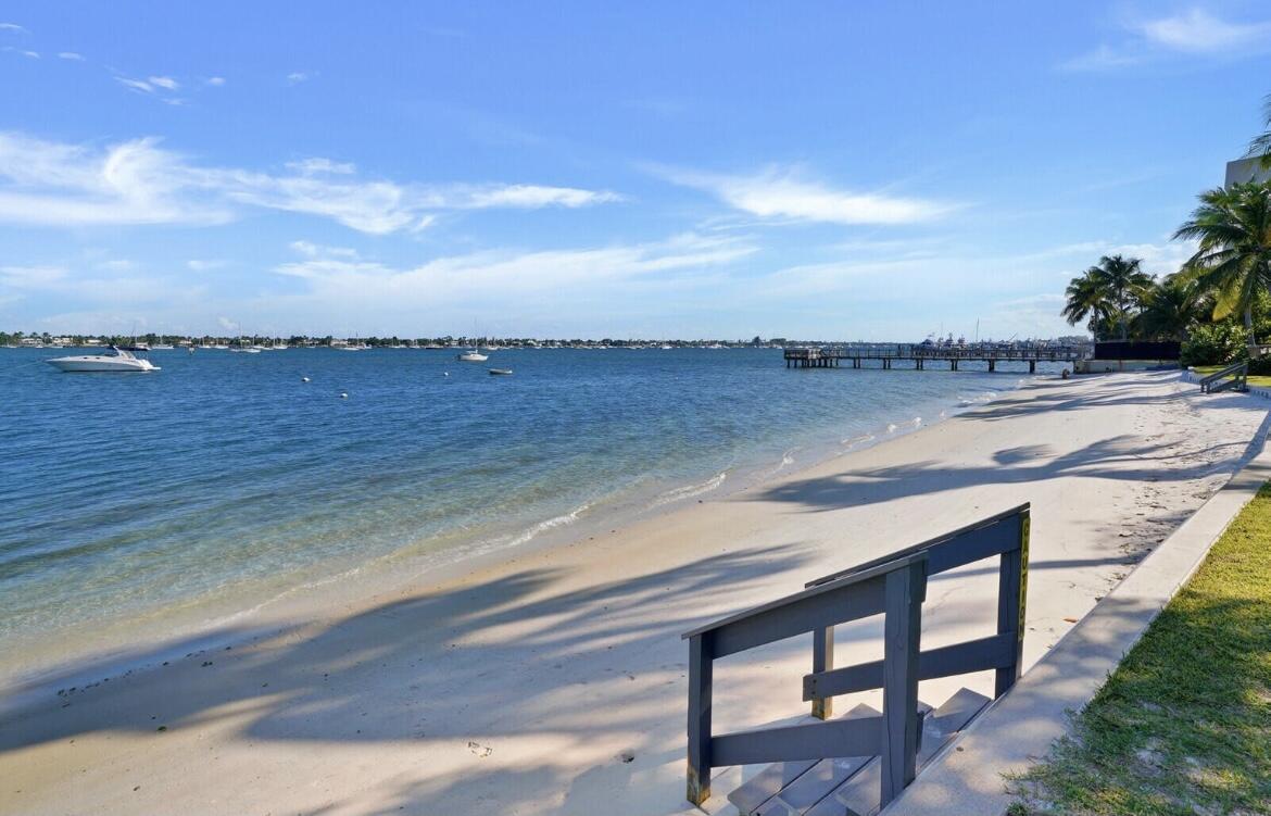 PALM BEACH HOUSE CONDO - Residential Lease