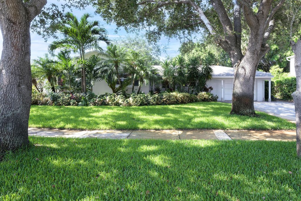 Photo of 728 Osprey Way, North Palm Beach, FL 33408 (MLS # R10991558)