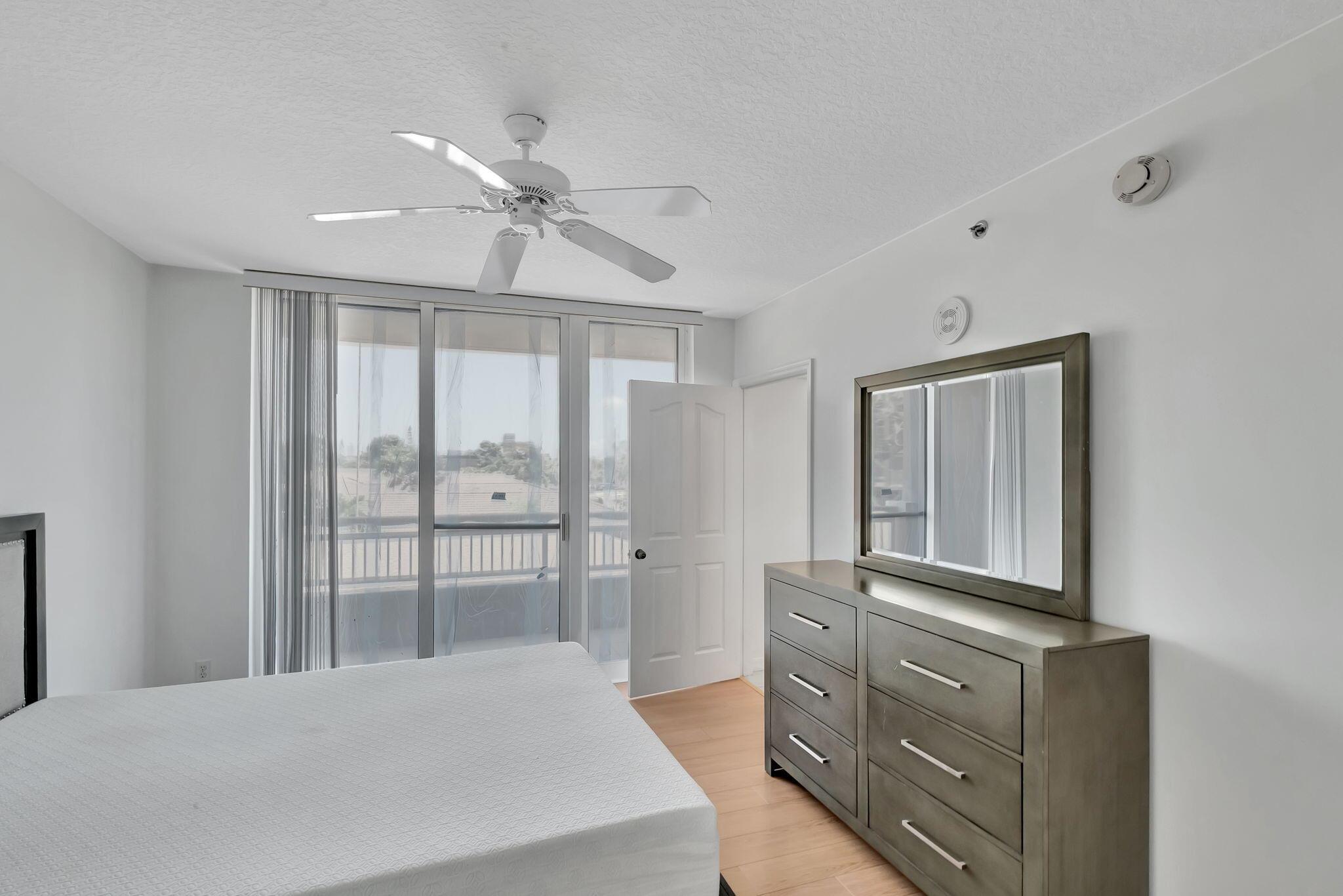 DA VINCI ON DOUGLAS CONDO - Residential Lease