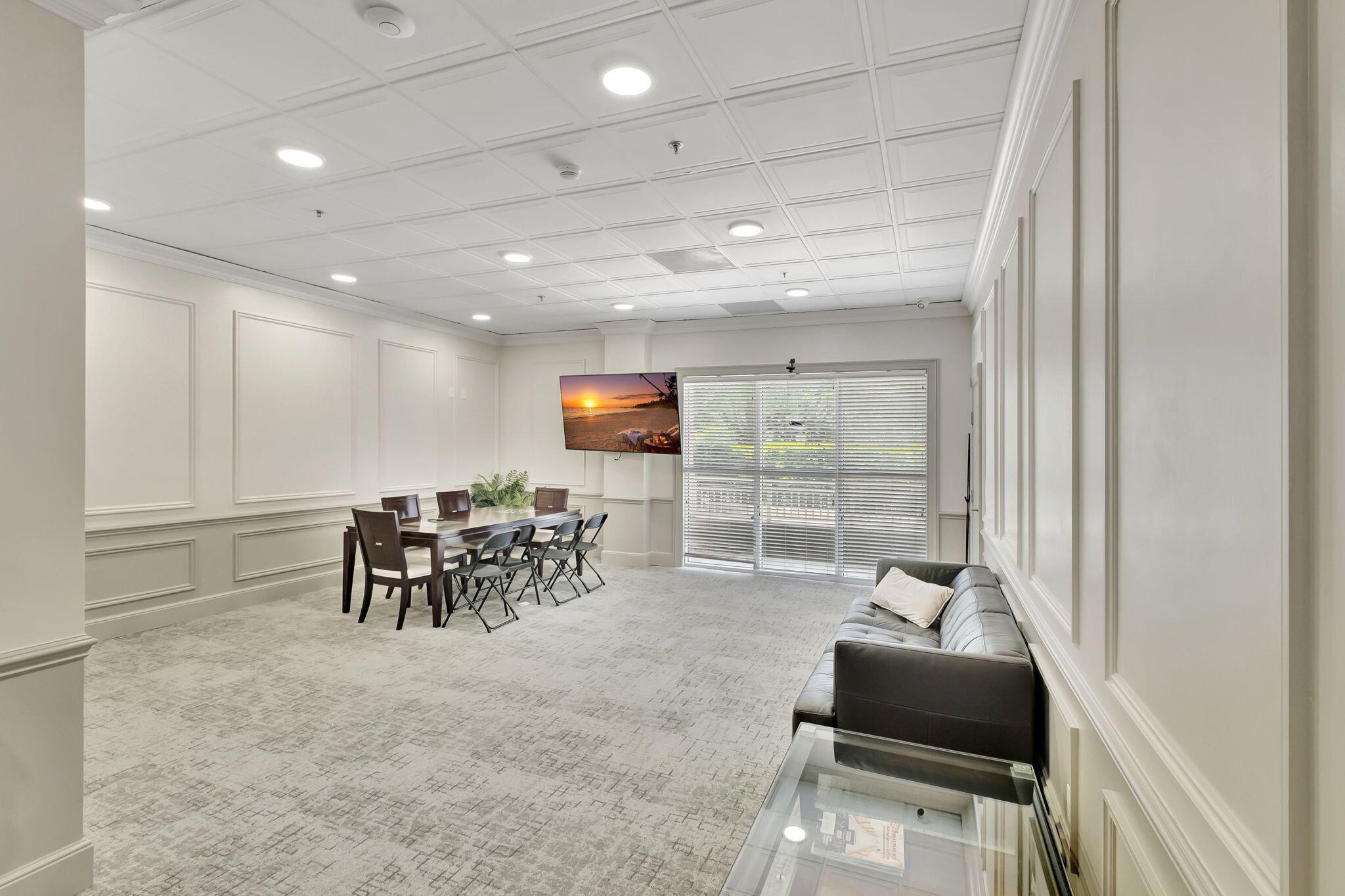 DA VINCI ON DOUGLAS CONDO - Residential Lease