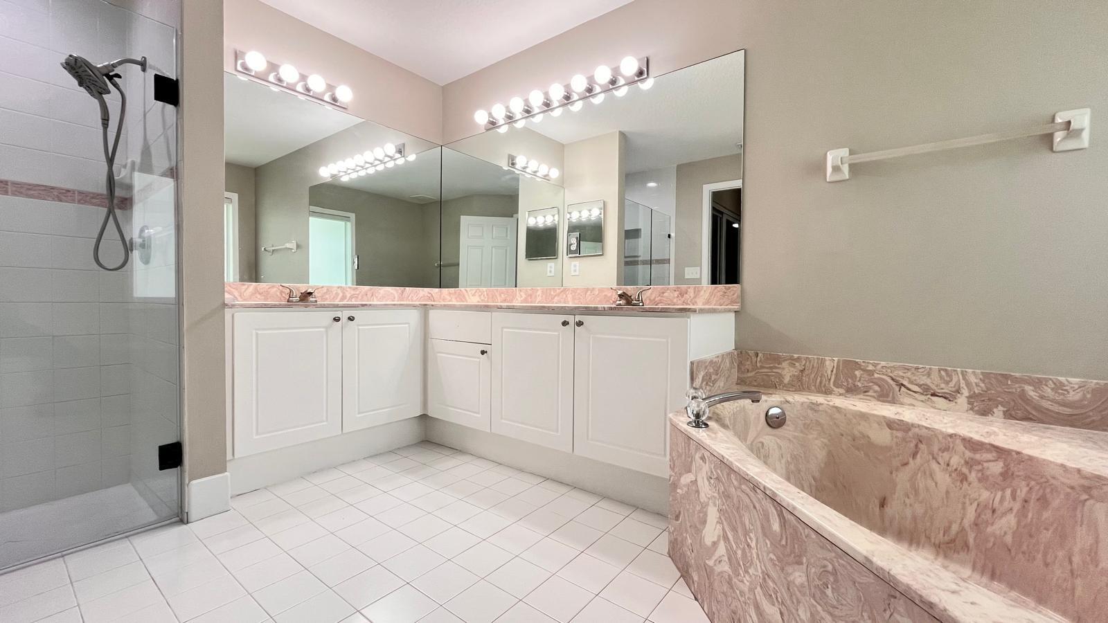 1627 Oak Berry Circle