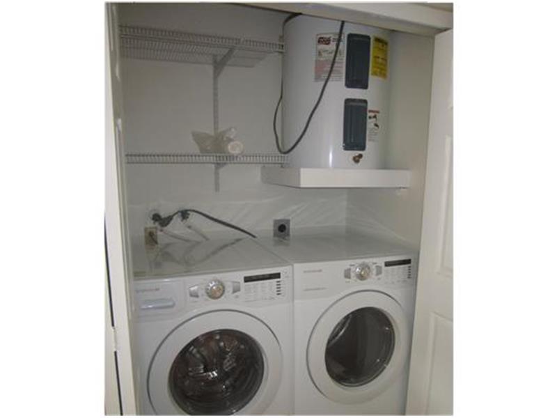 CHATEAULAINE - Residential Lease