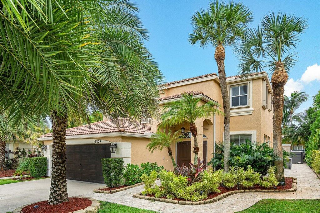 Photo of 6328 Stonehurst Circle, Lake Worth, FL 33467 (MLS # R11017831)