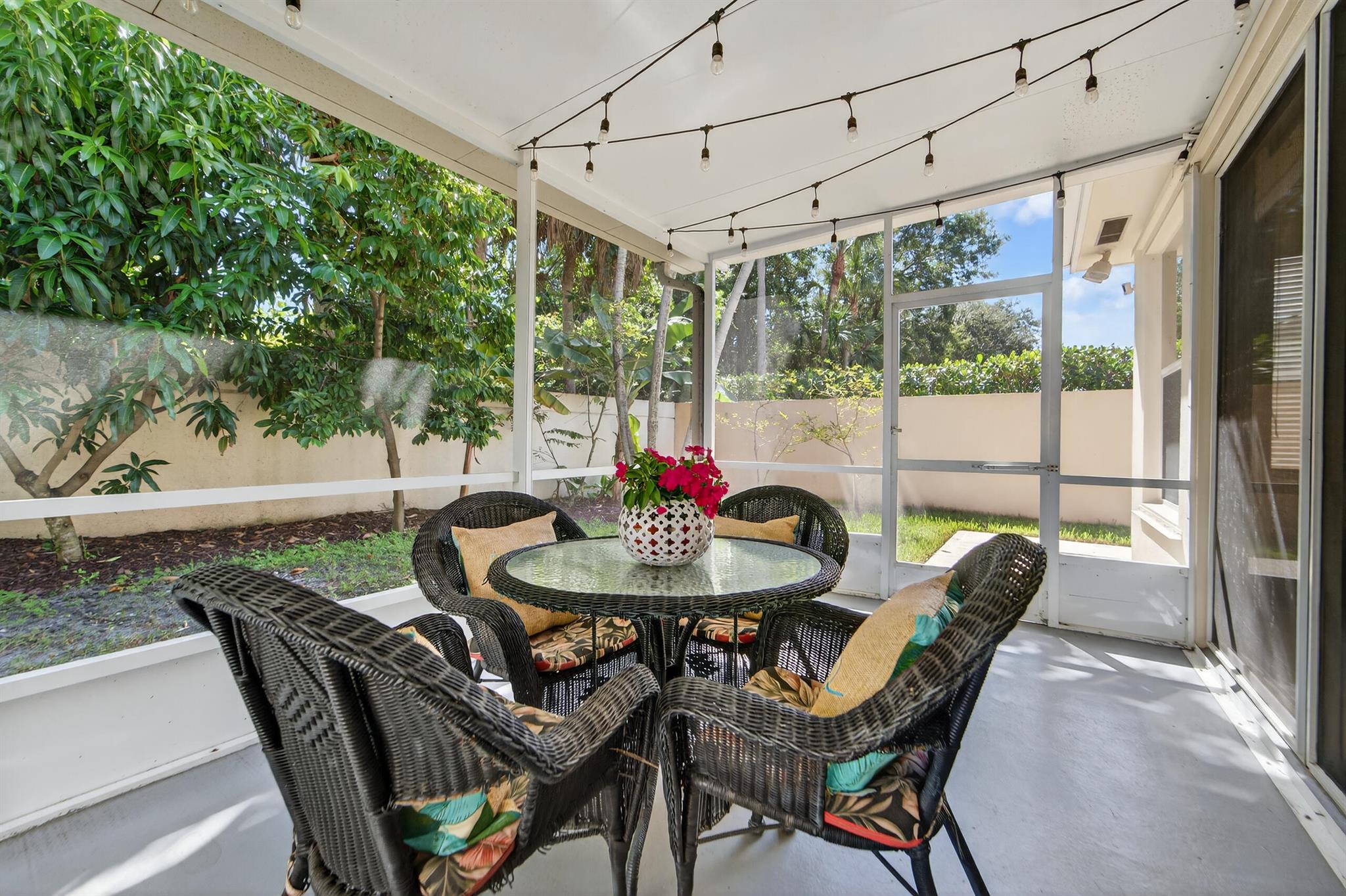HAMPTONS AT MAPLEWOOD - Residential