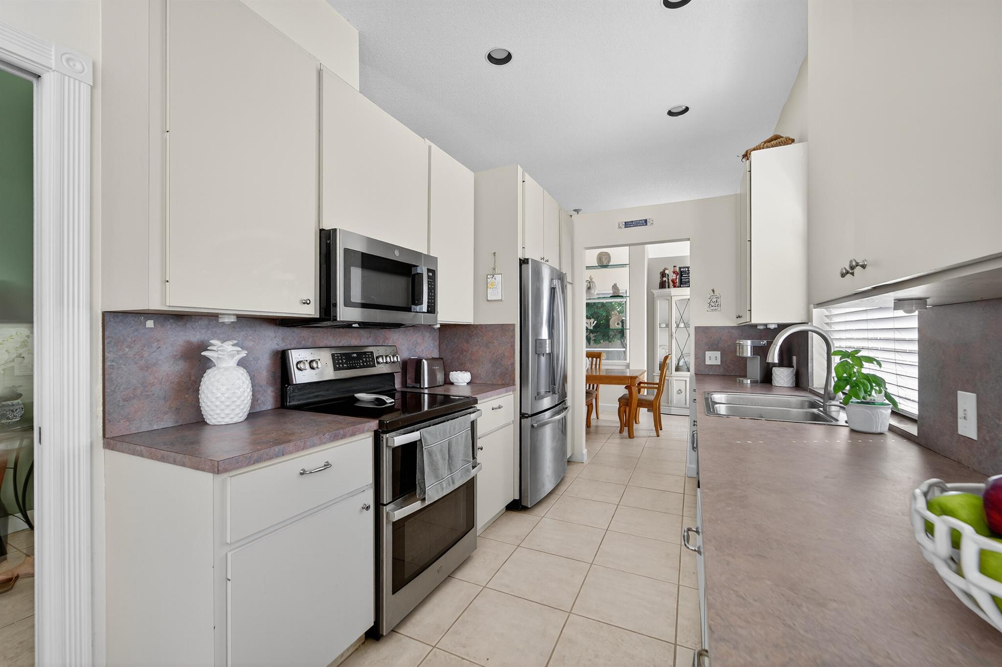 HAMPTONS AT MAPLEWOOD - Residential