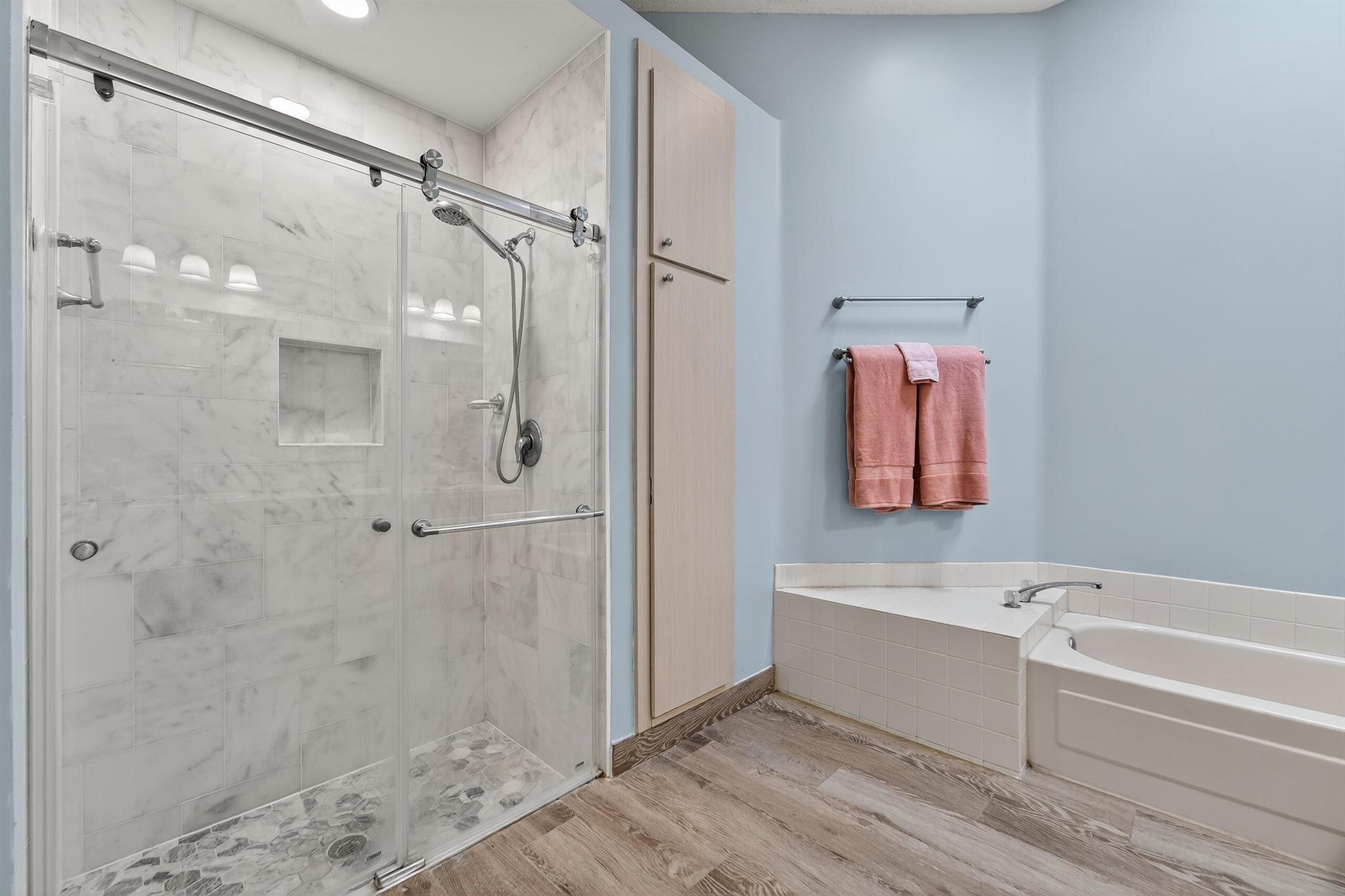 HAMPTONS AT MAPLEWOOD - Residential