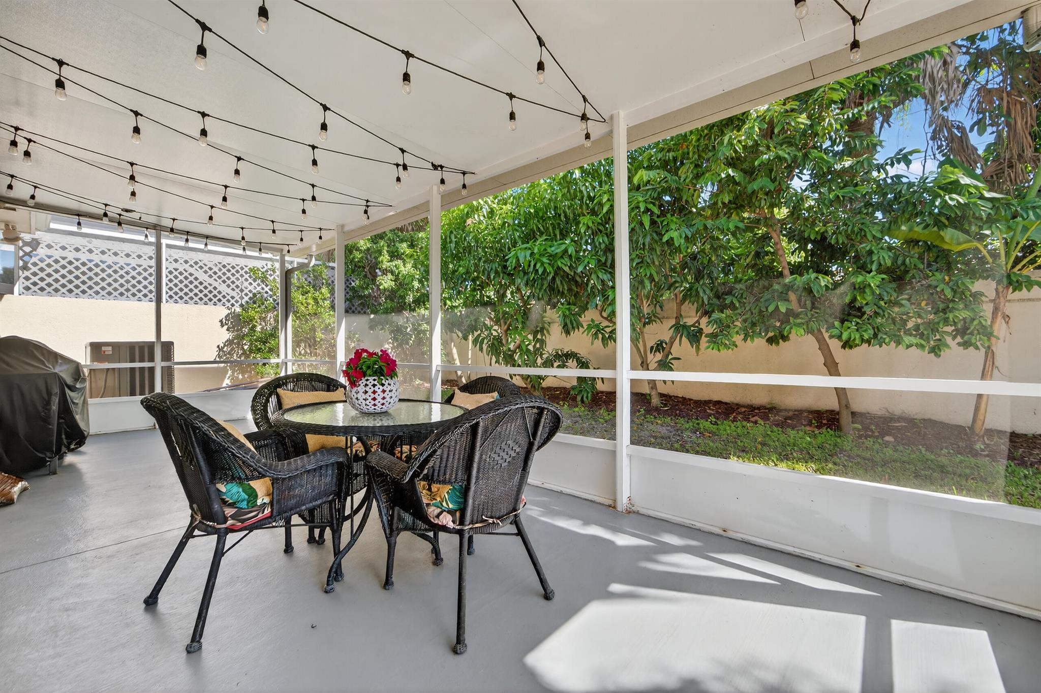 HAMPTONS AT MAPLEWOOD - Residential
