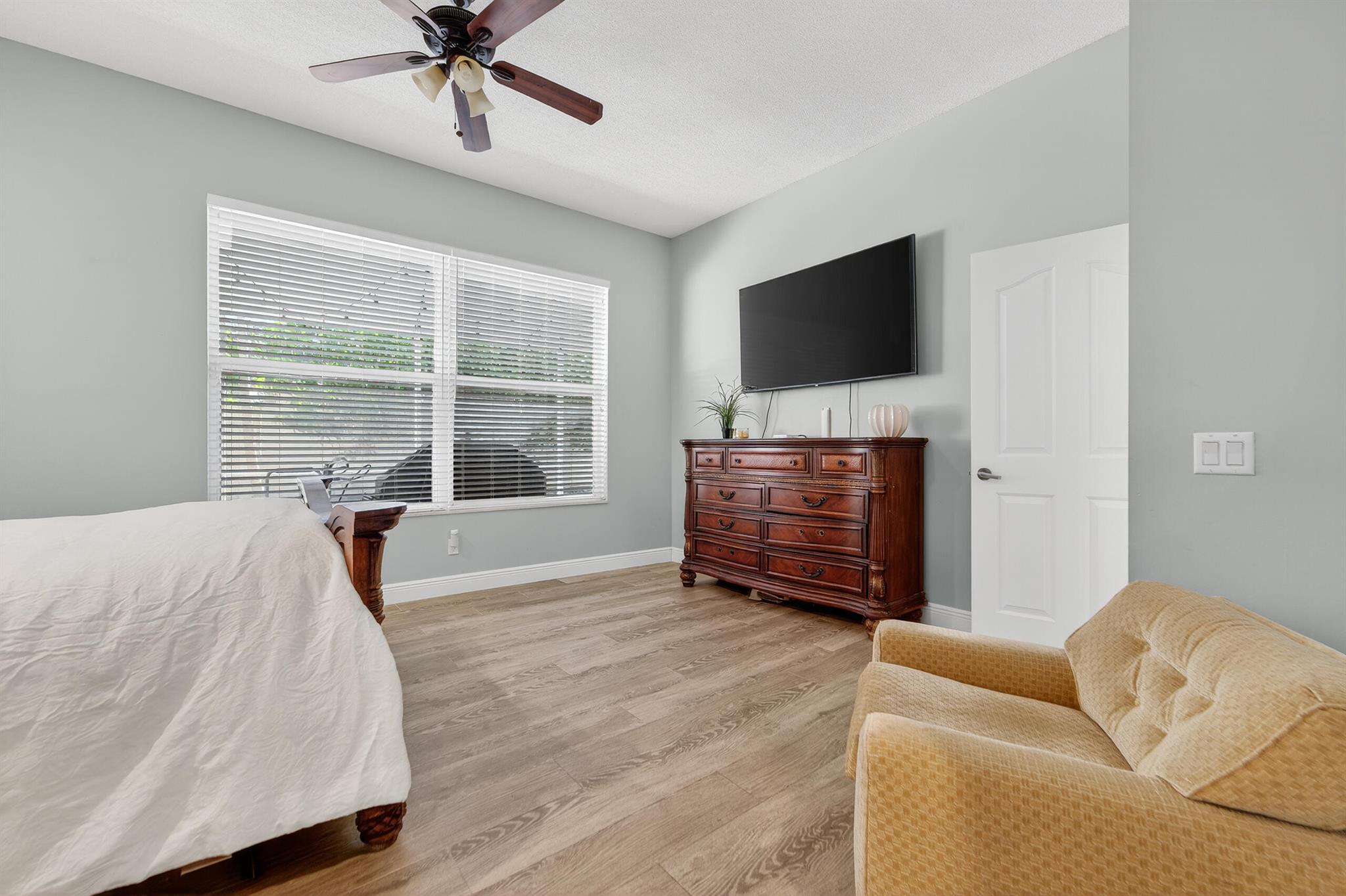 HAMPTONS AT MAPLEWOOD - Residential