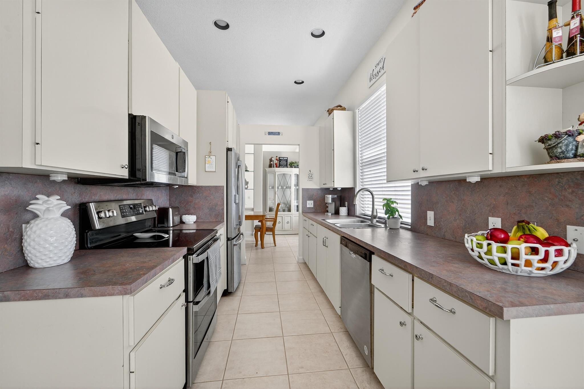 HAMPTONS AT MAPLEWOOD - Residential