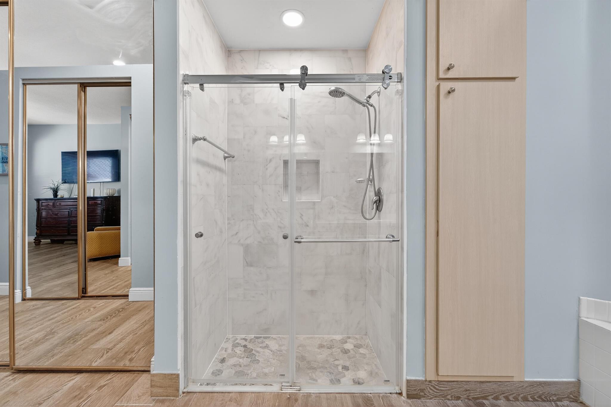 HAMPTONS AT MAPLEWOOD - Residential