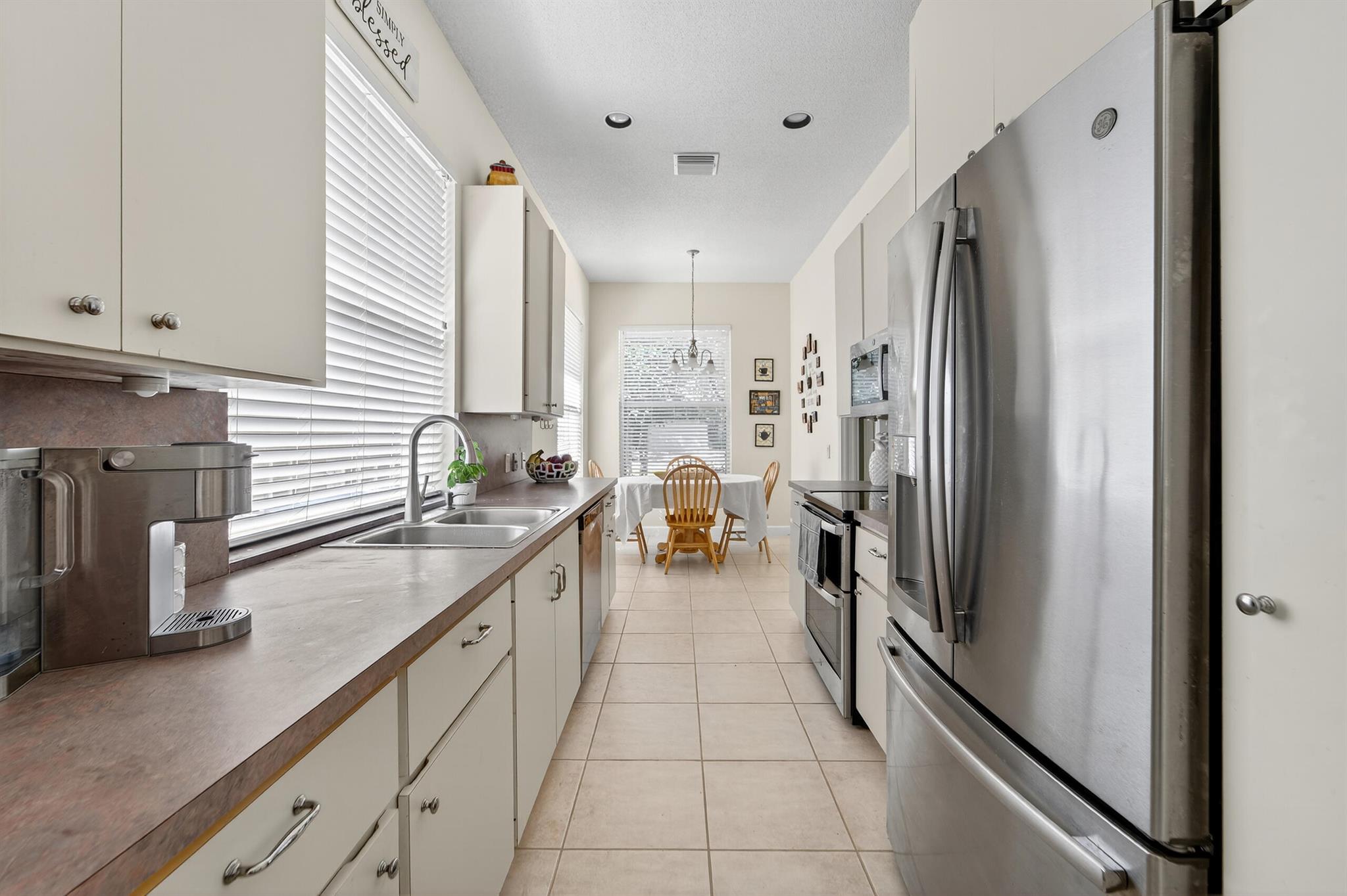 HAMPTONS AT MAPLEWOOD - Residential