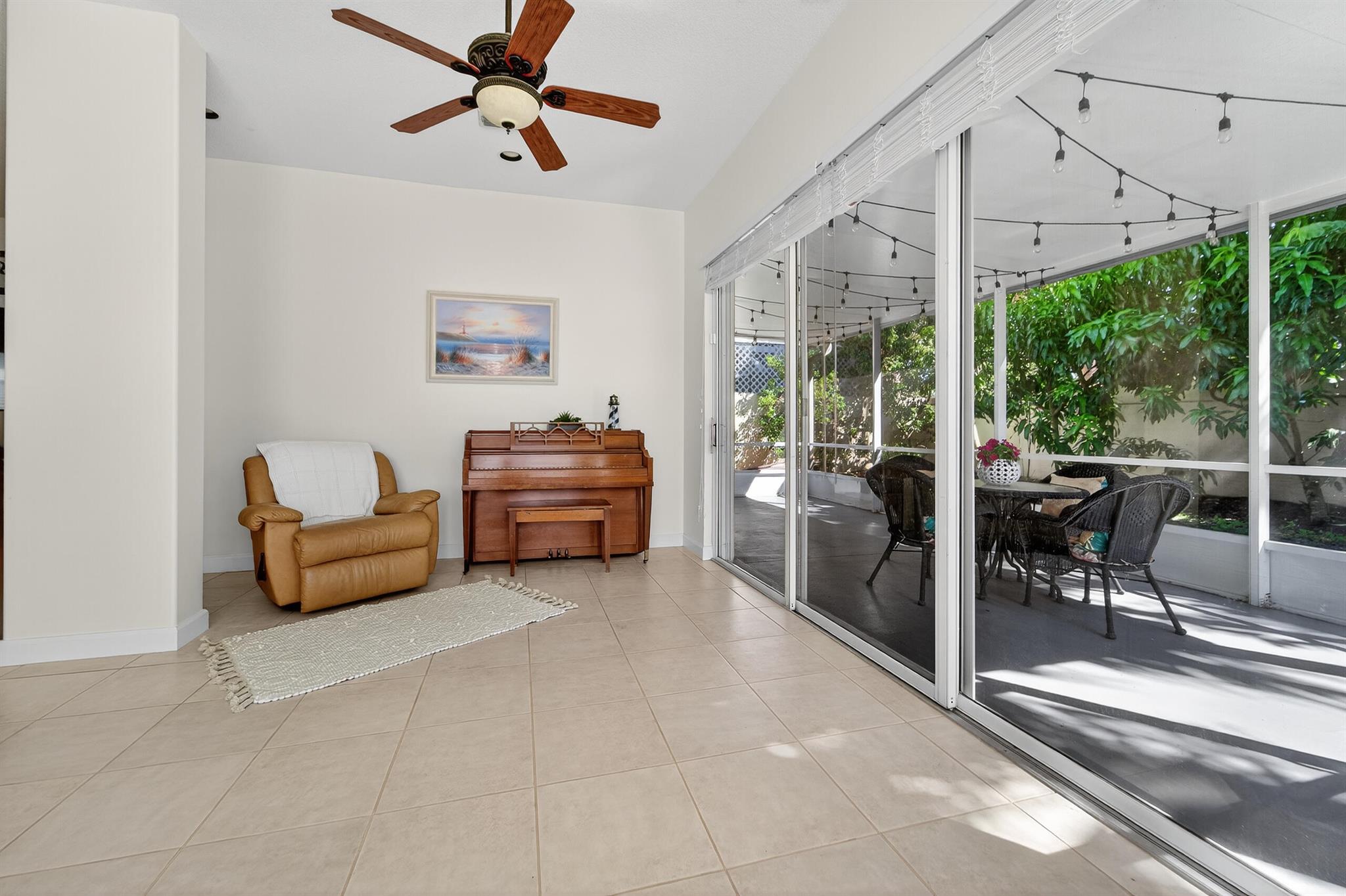 HAMPTONS AT MAPLEWOOD - Residential