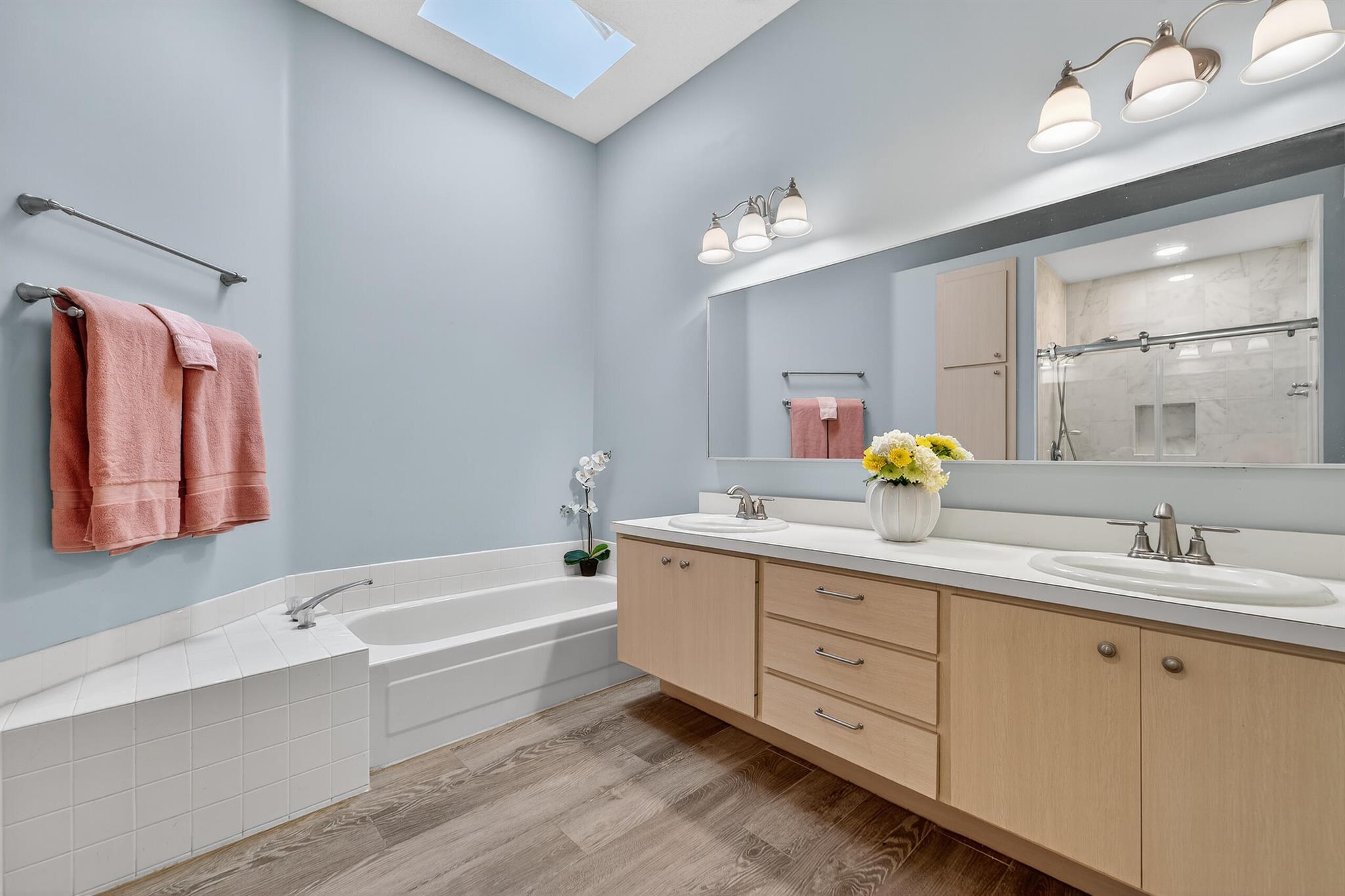 HAMPTONS AT MAPLEWOOD - Residential