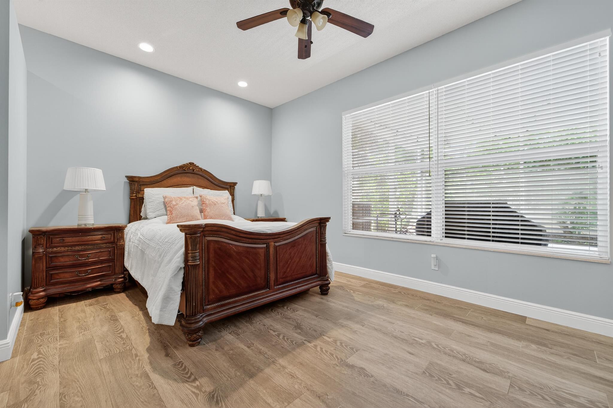 HAMPTONS AT MAPLEWOOD - Residential