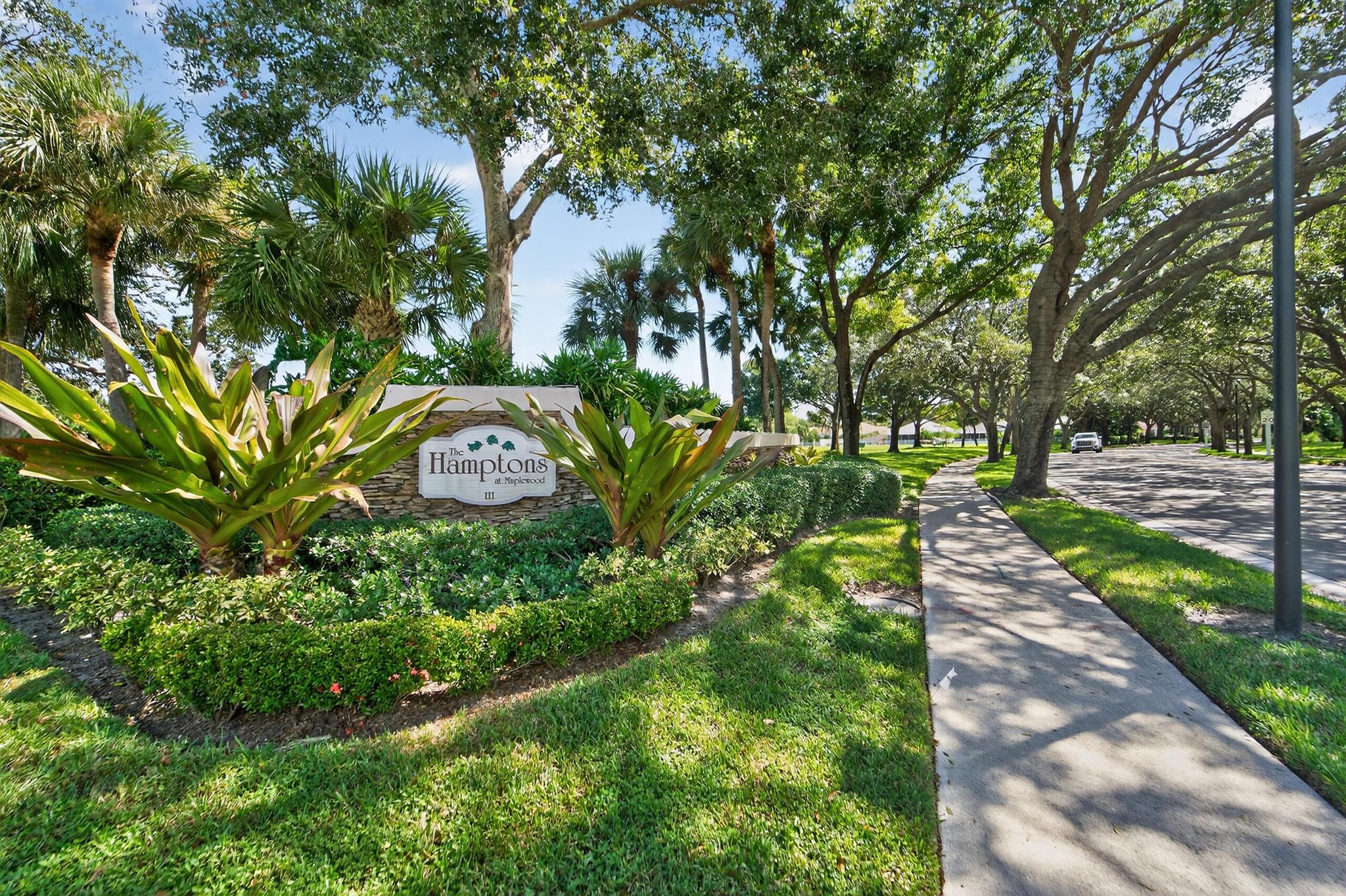 HAMPTONS AT MAPLEWOOD - Residential