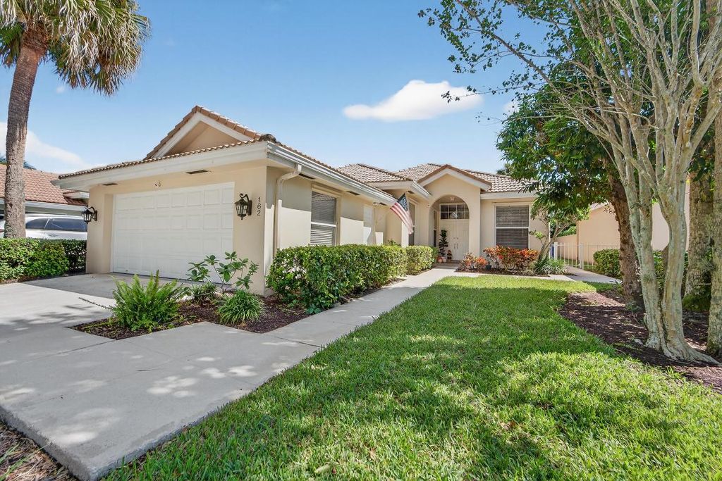 Photo of 162 E Hampton Way, Jupiter, FL 33458 (MLS # R11133160)