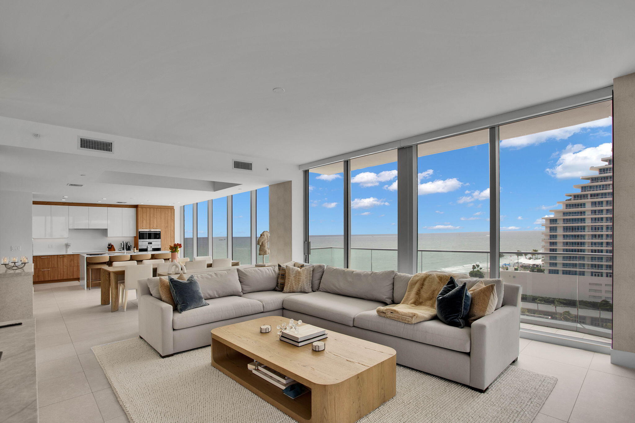 151 N Seabreeze Boulevard 1102