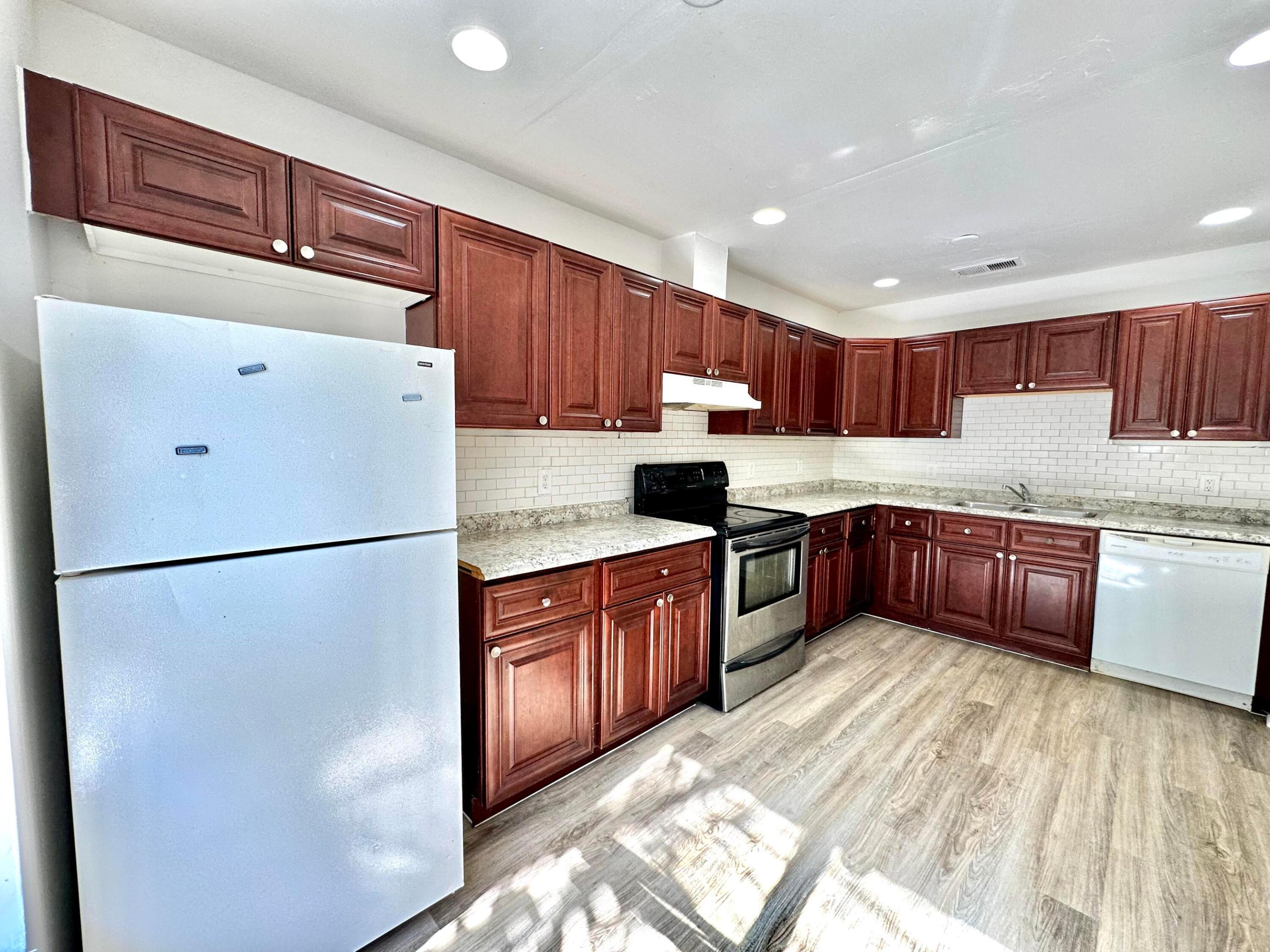 MANTYHARJU LANTANA - Residential Lease