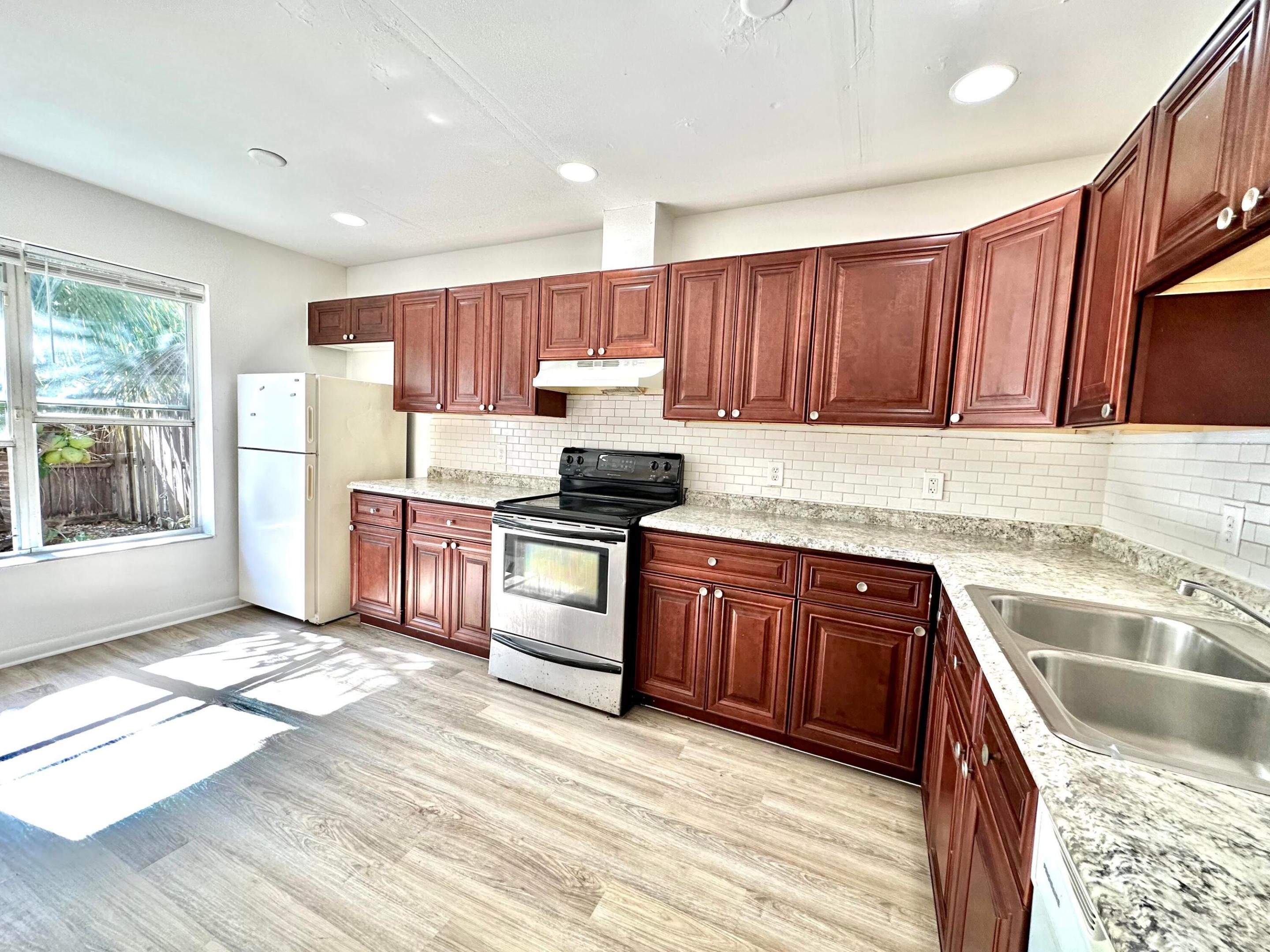 MANTYHARJU LANTANA - Residential Lease