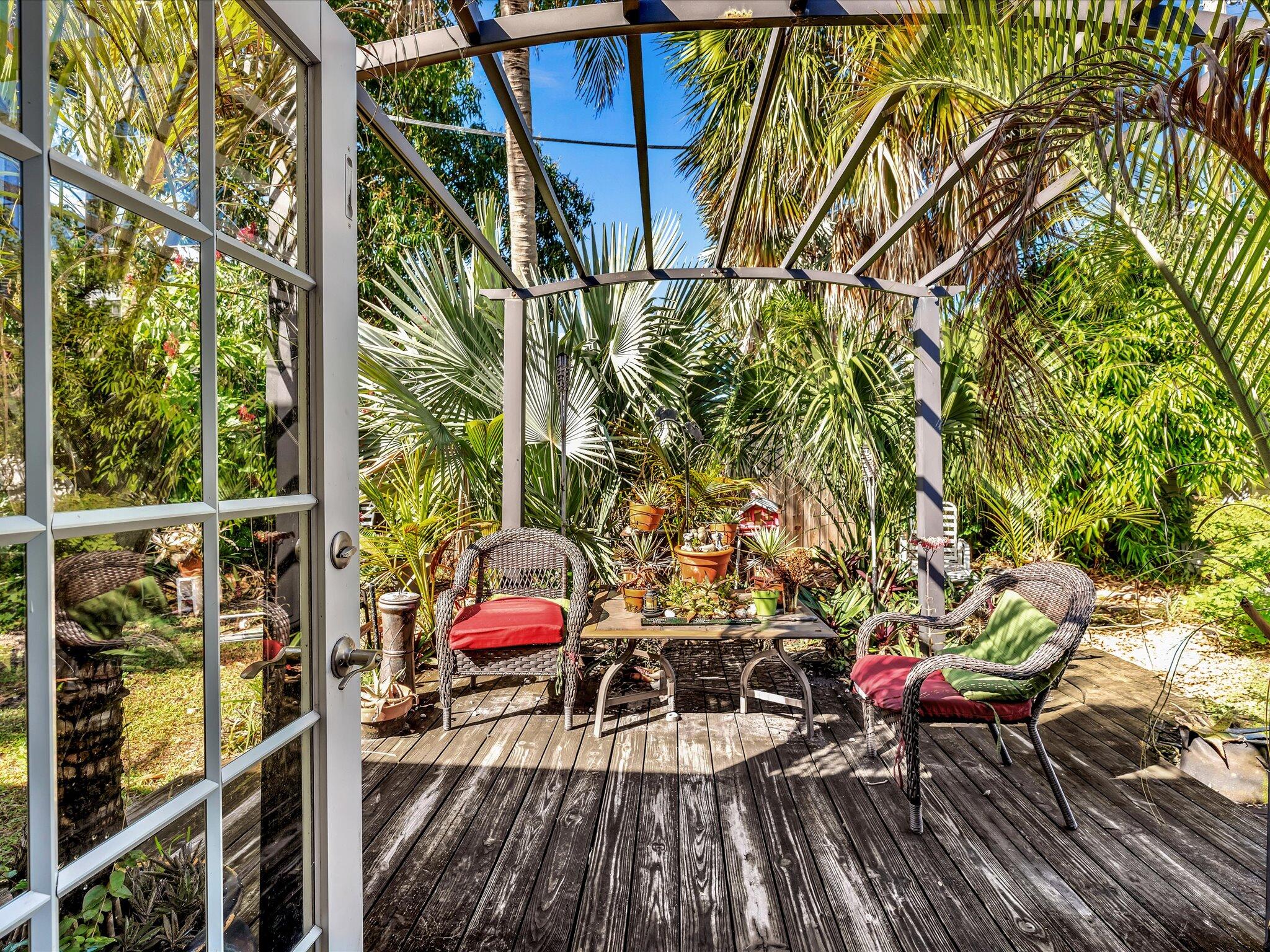 DEL RATON PARK - Residential