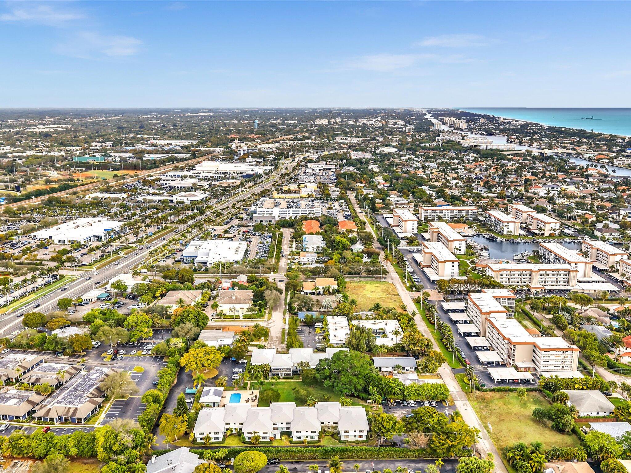 DEL RATON PARK - Residential