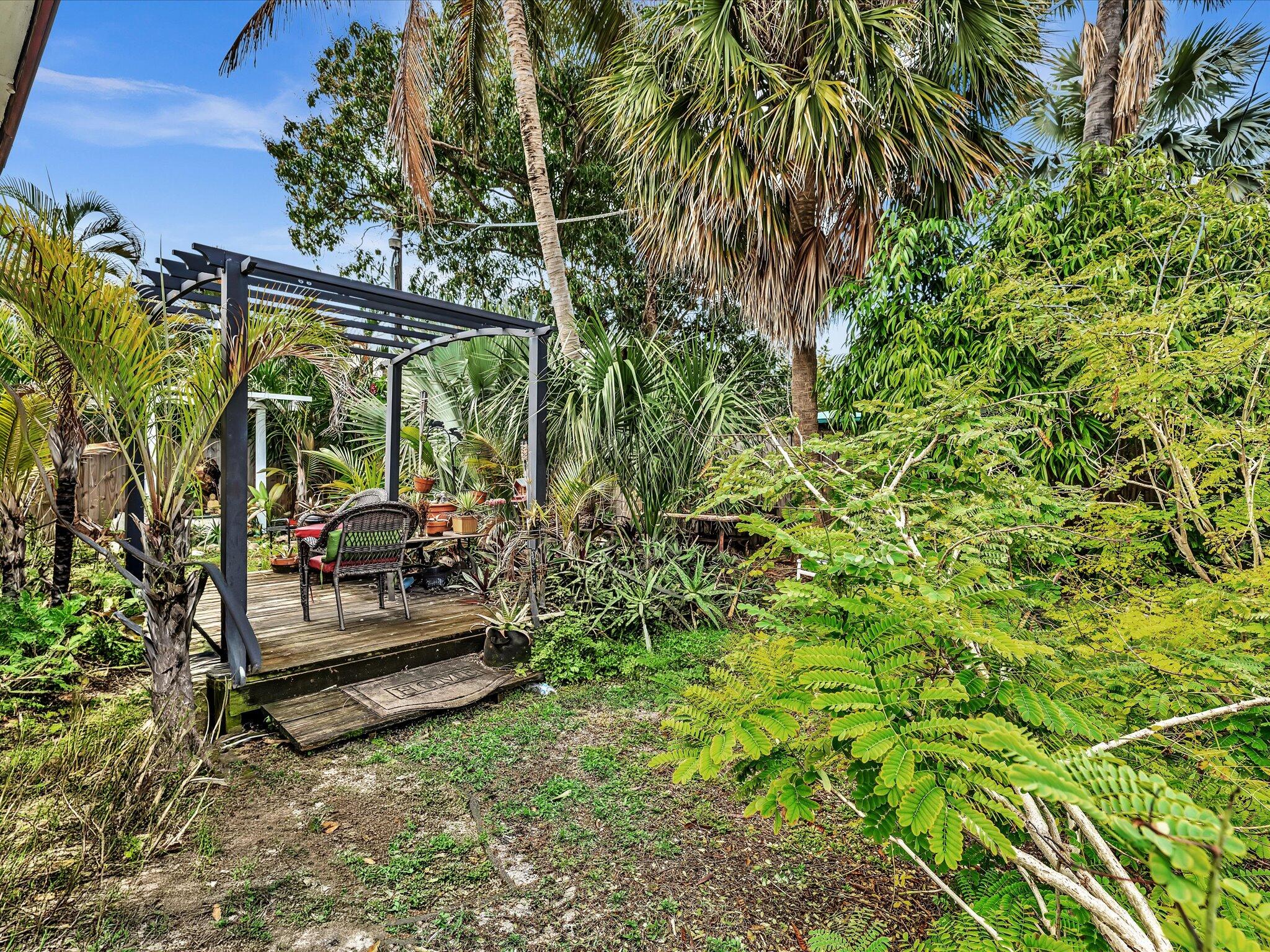 DEL RATON PARK - Residential