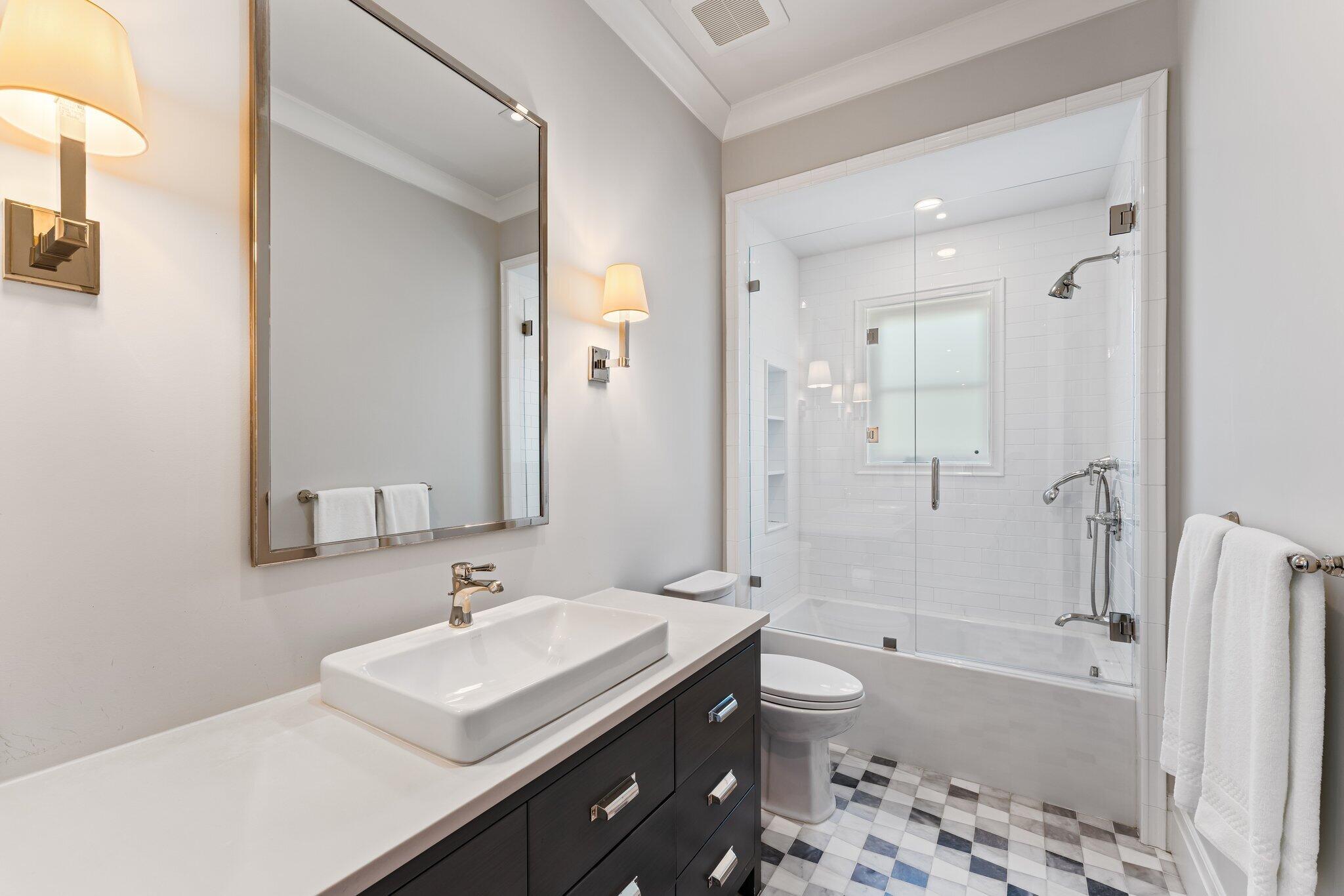 RIVERCREST - Residential