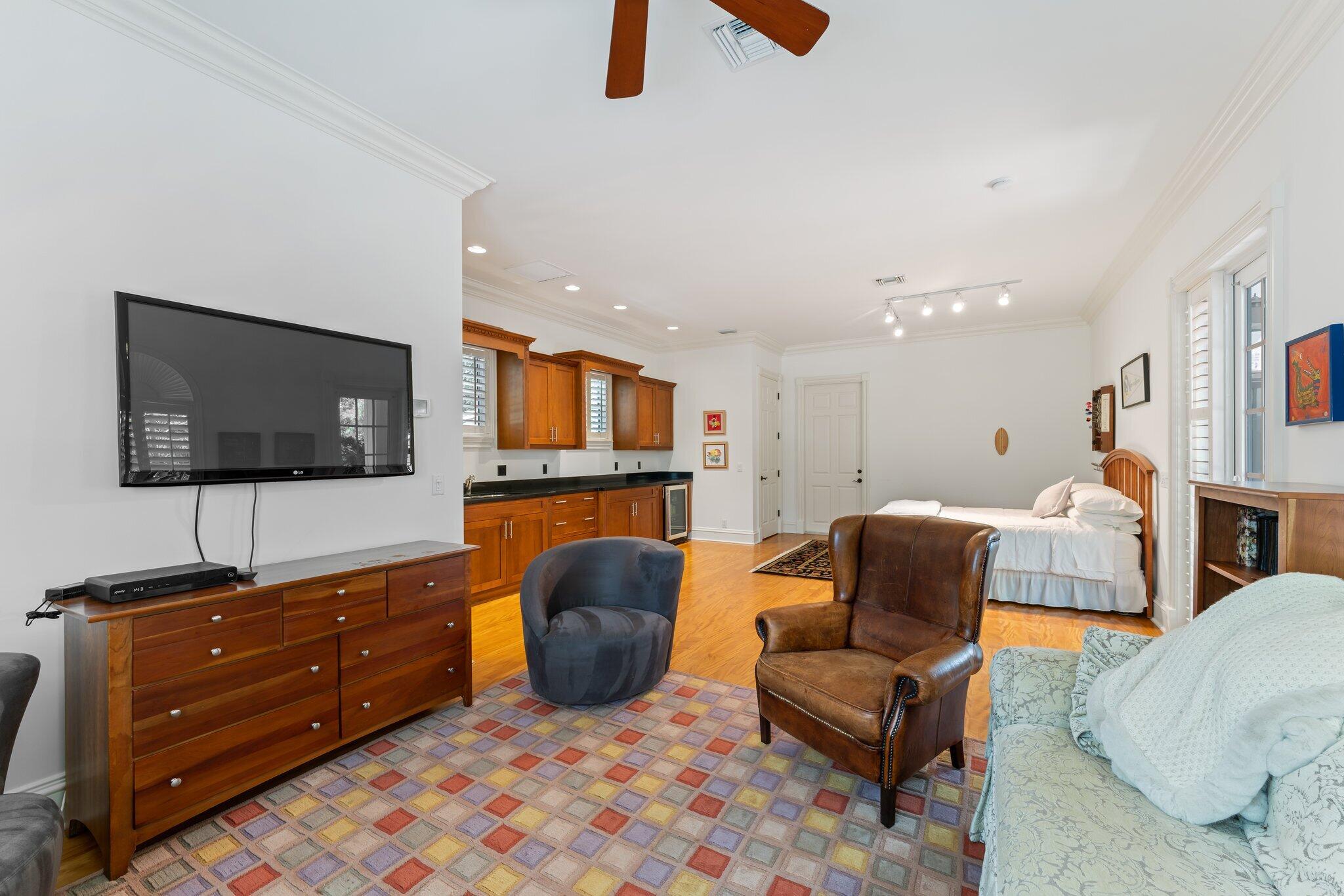 RIVERCREST - Residential