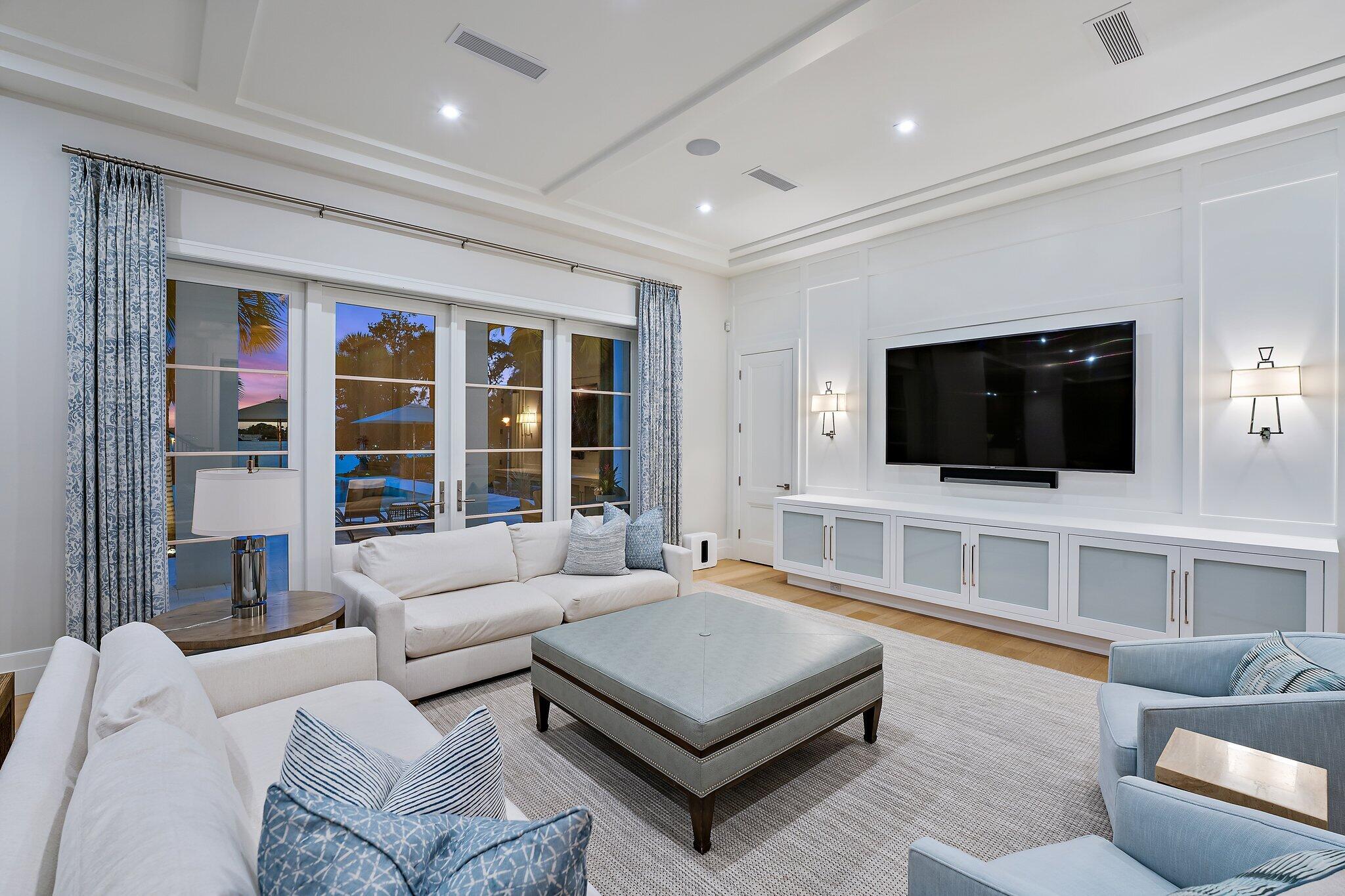 RIVERCREST - Residential