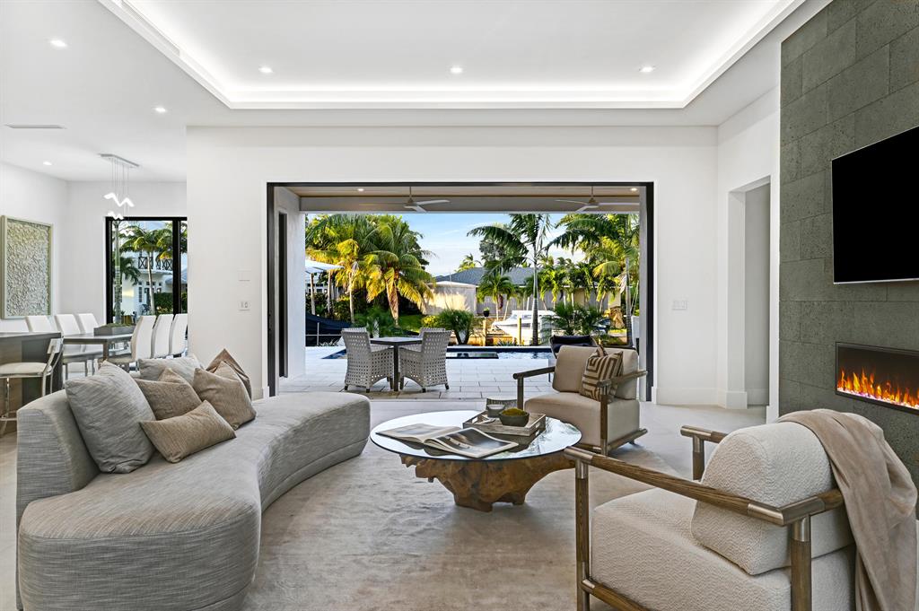 TROPIC ISLE 2ND SEC - Residential