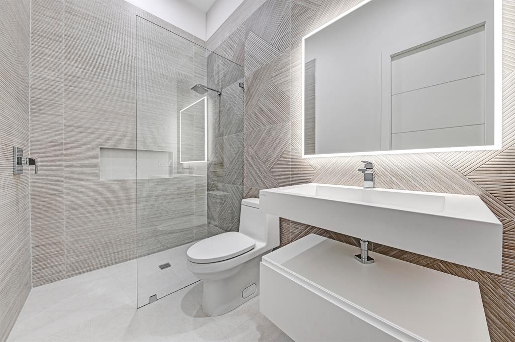 TROPIC ISLE 2ND SEC - Residential