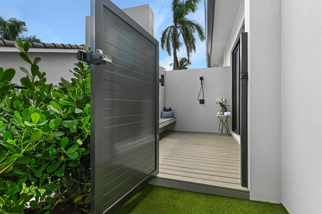 TROPIC ISLE 2ND SEC - Residential