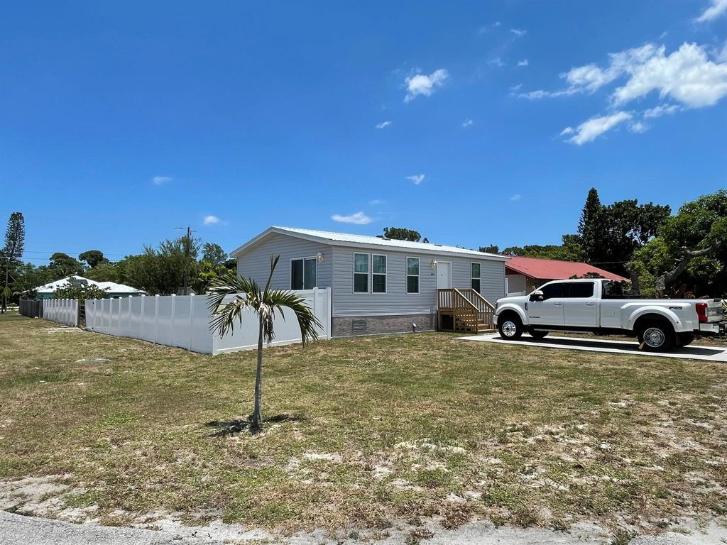 Photo of 5277 SE Driftwood Avenue, Stuart, FL 34997 (MLS # R10995033)
