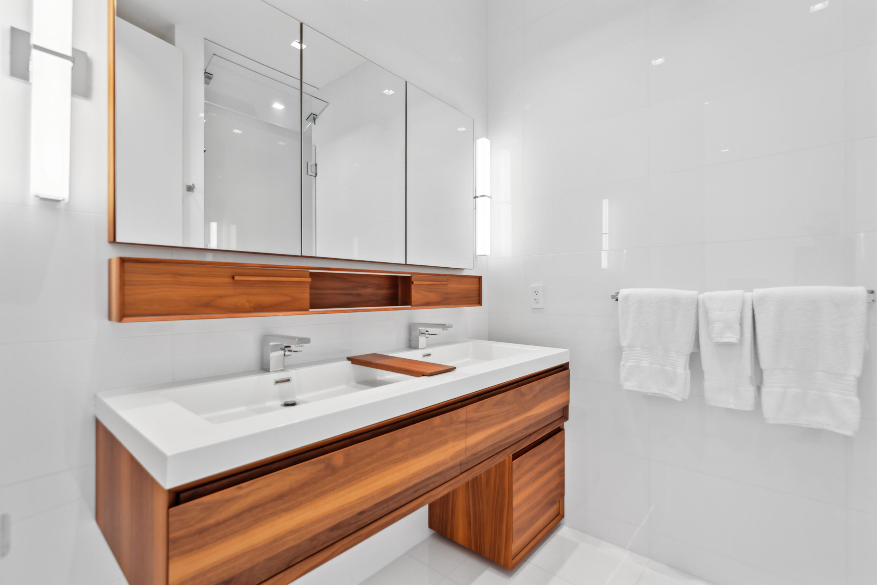 BRISTOL CONDO - Residential