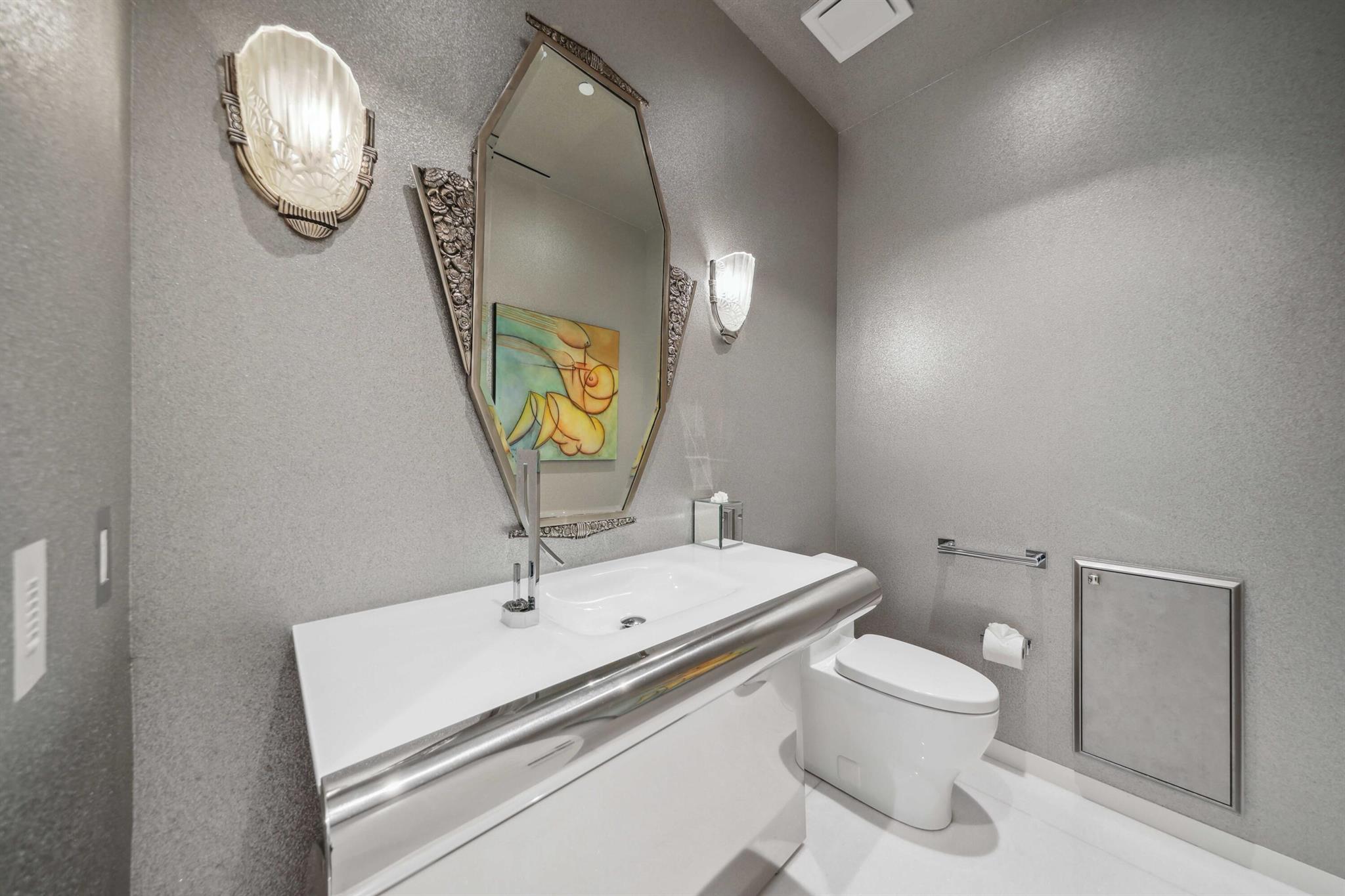 BRISTOL CONDO - Residential