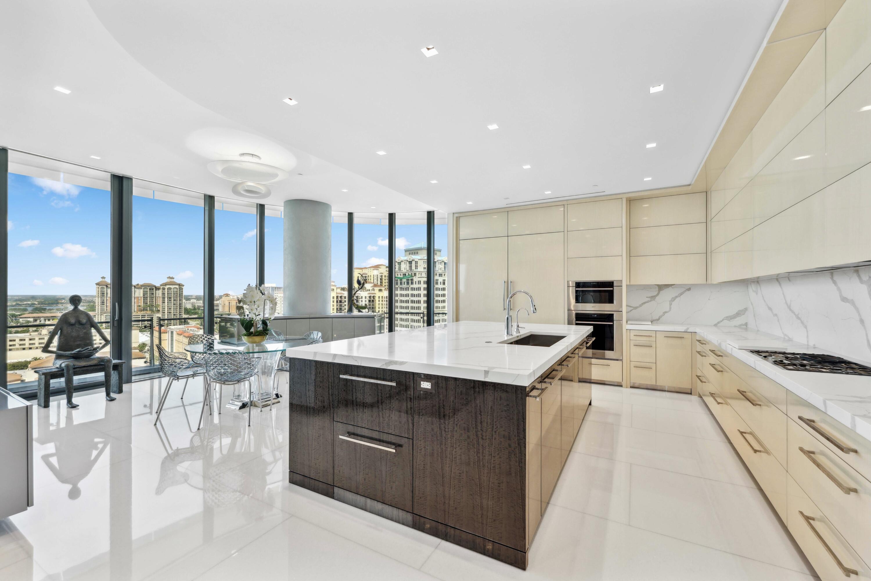 BRISTOL CONDO - Residential