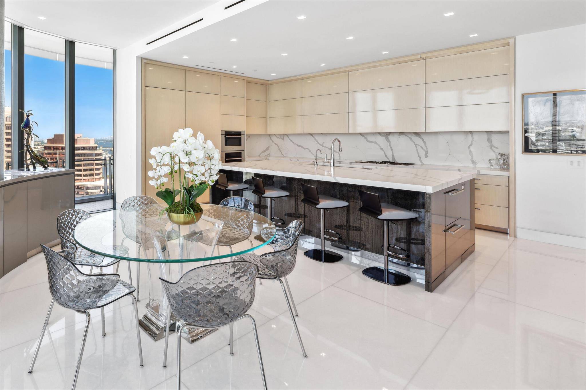 BRISTOL CONDO - Residential
