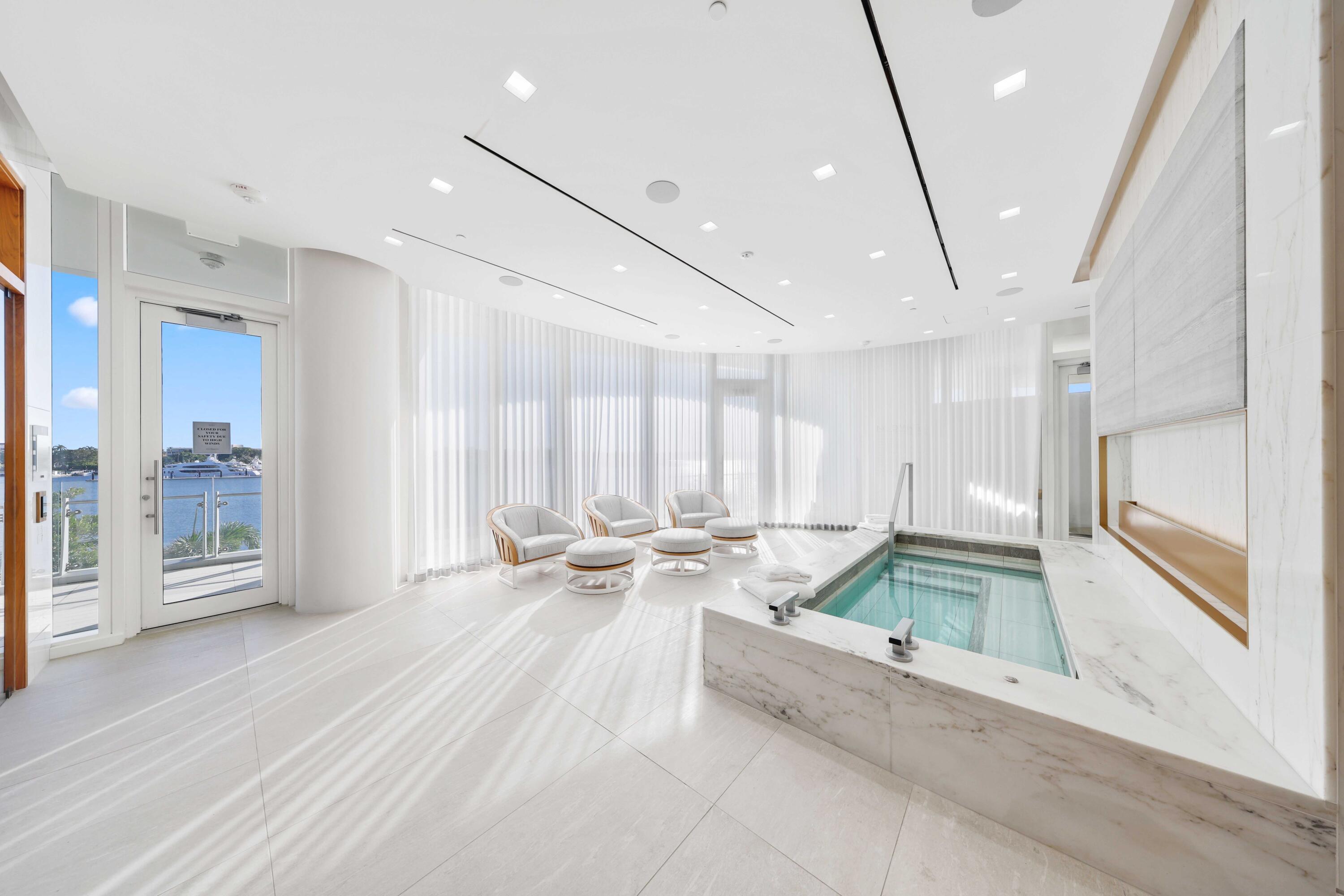 BRISTOL CONDO - Residential