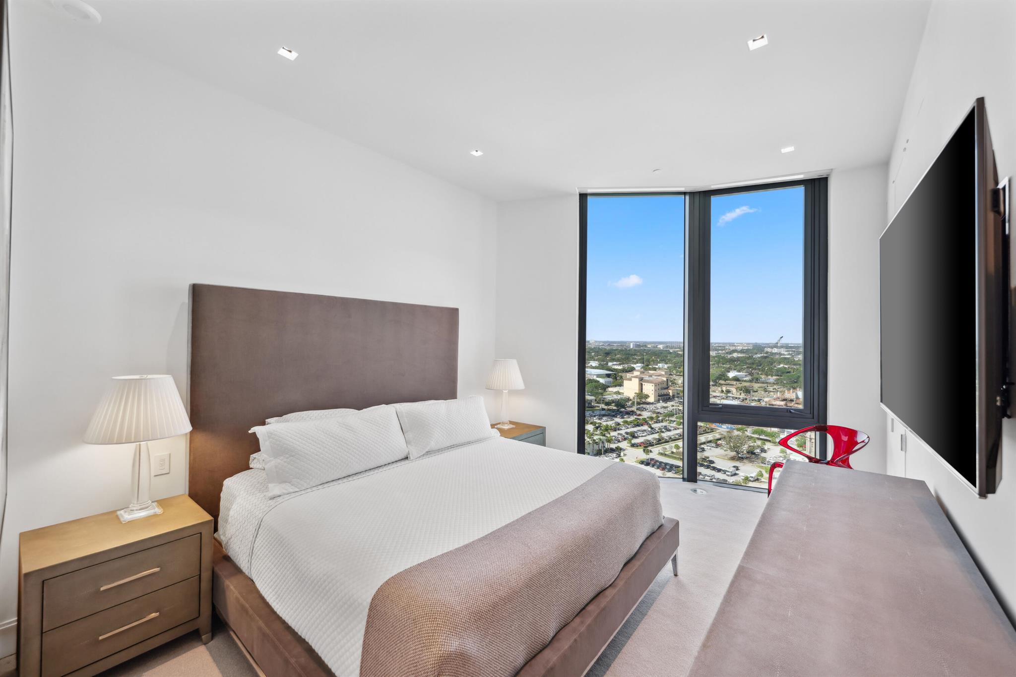 BRISTOL CONDO - Residential
